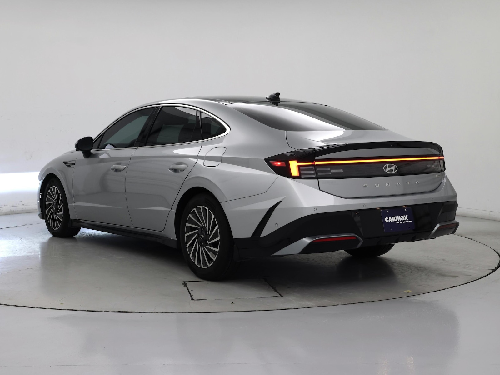 2024 Hyundai Sonata Hybrid Limited - Photo 3