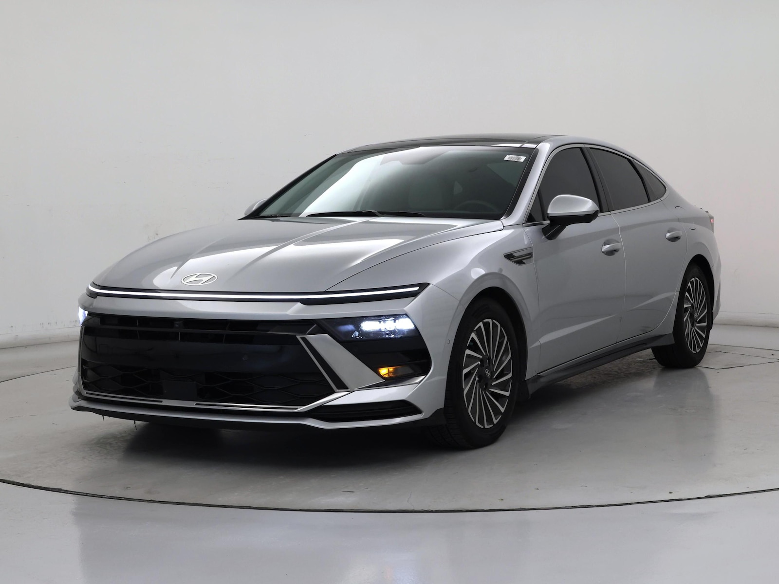 2024 Hyundai Sonata Hybrid Limited - Photo 5