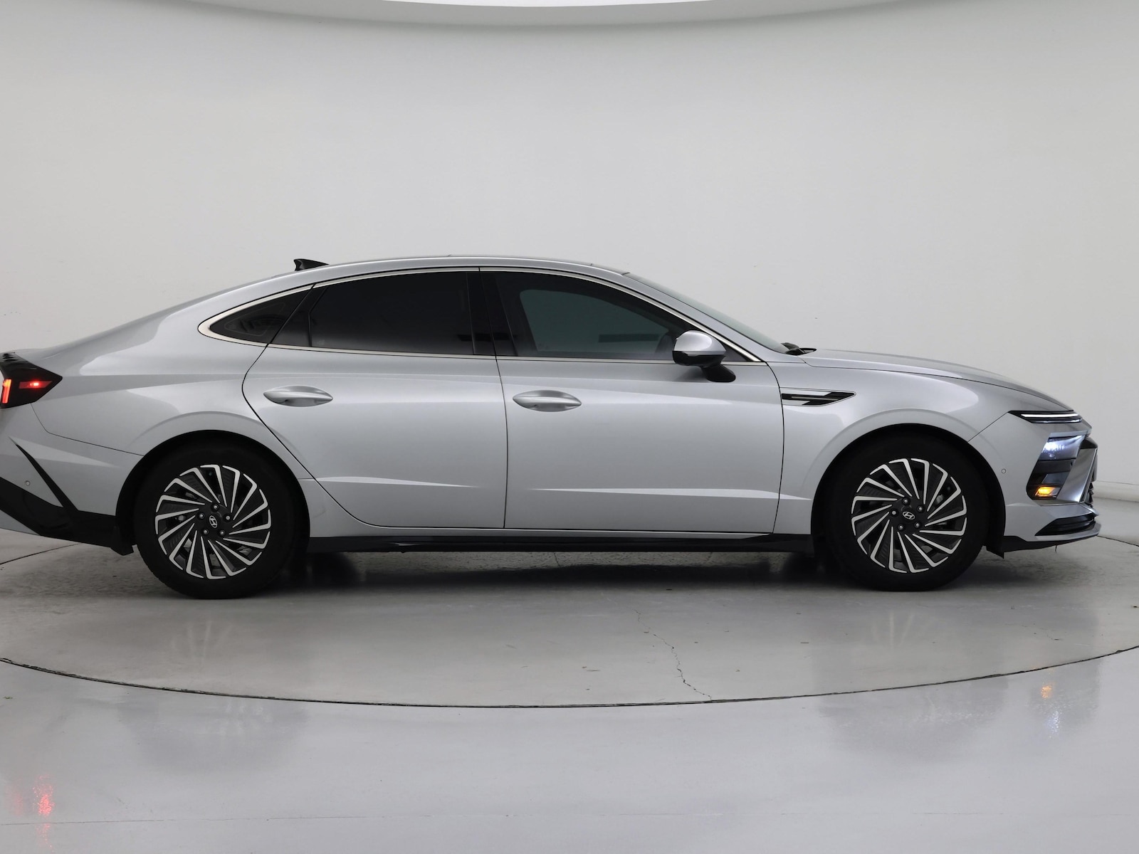 2024 Hyundai Sonata Hybrid Limited - Photo 8