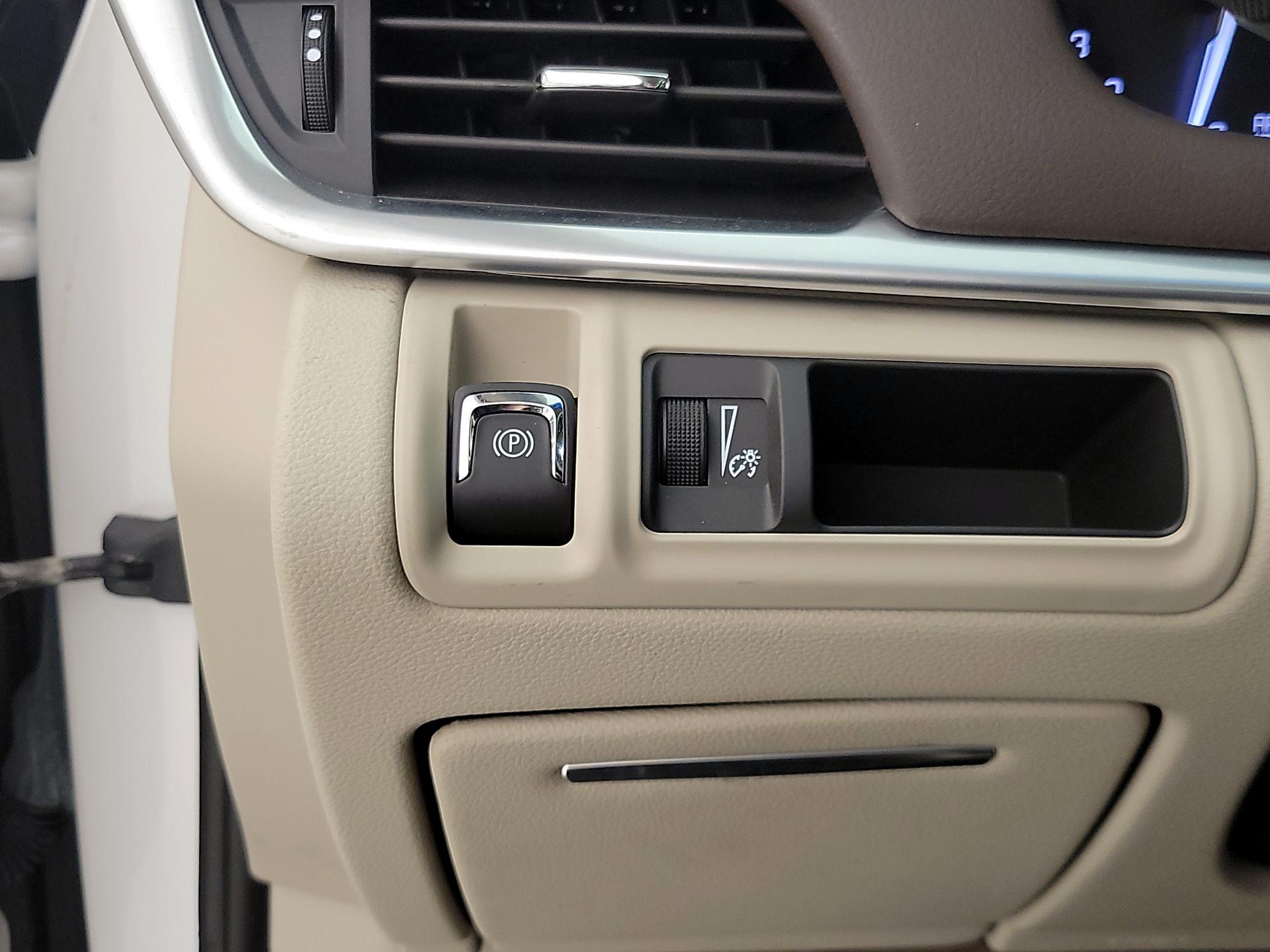 Thumbnail: 2017 Cadillac XTS - 13