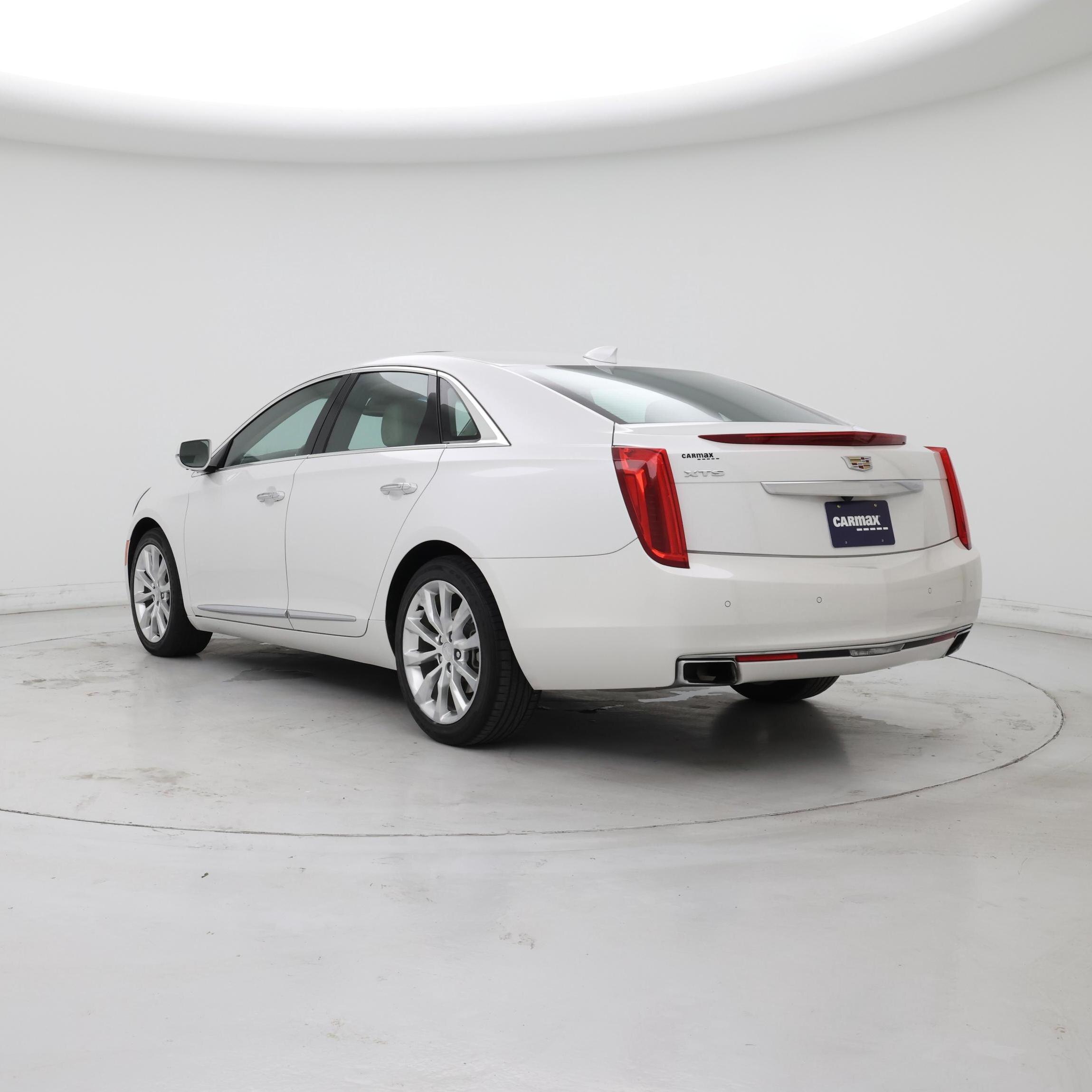 Thumbnail: 2017 Cadillac XTS - 2