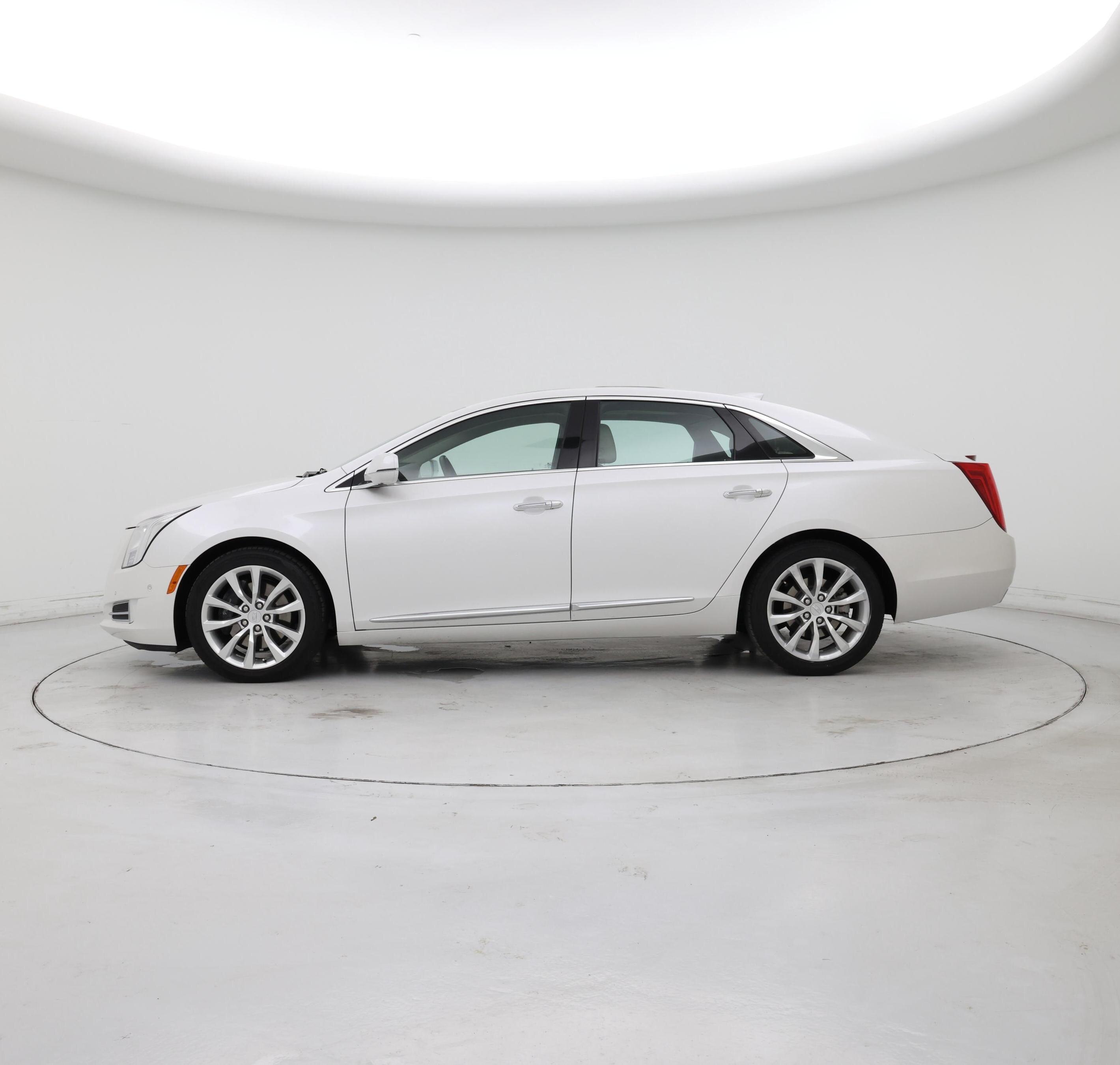 Thumbnail: 2017 Cadillac XTS - 3