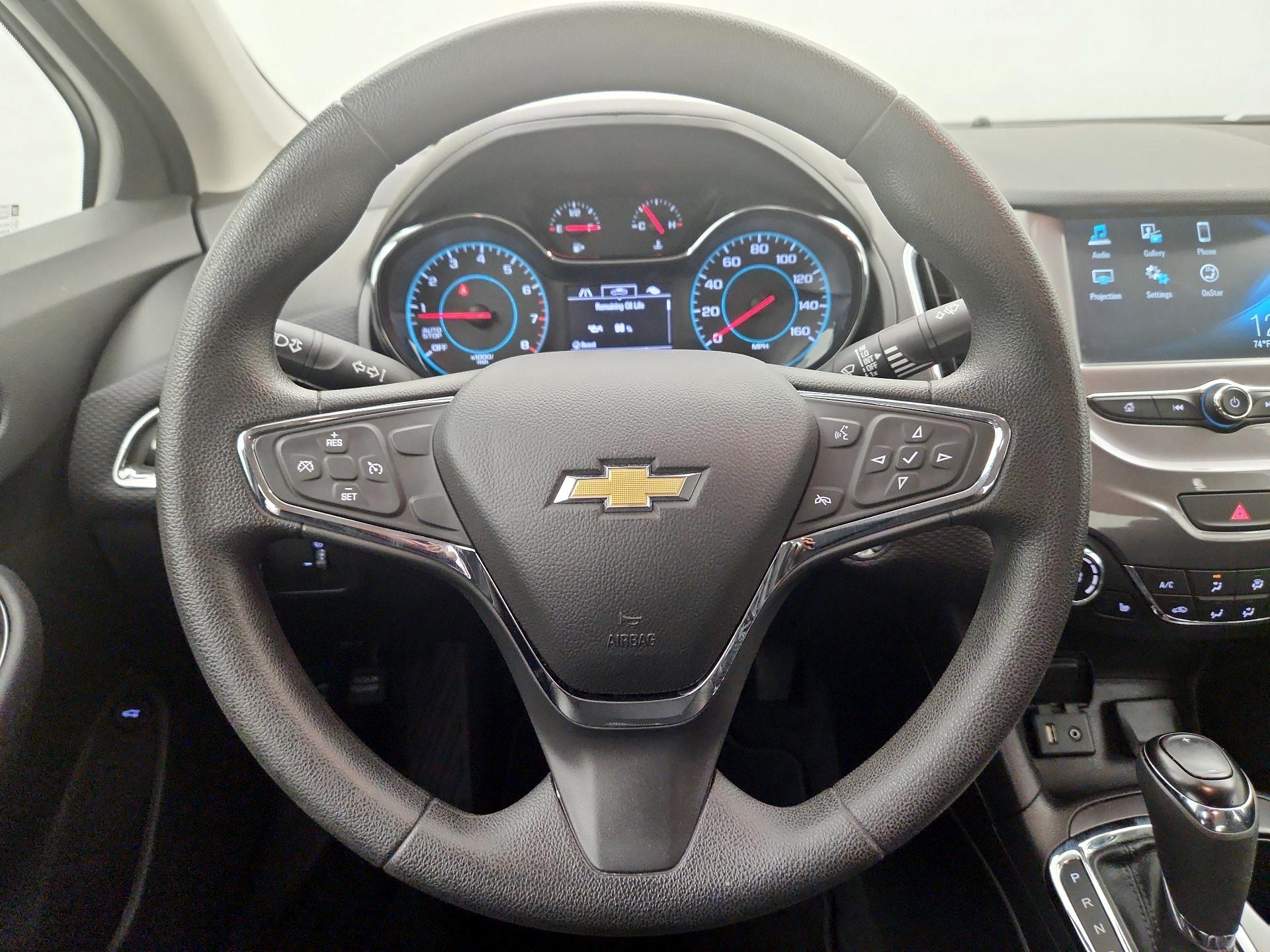 Thumbnail: 2018 Chevrolet Cruze - 10