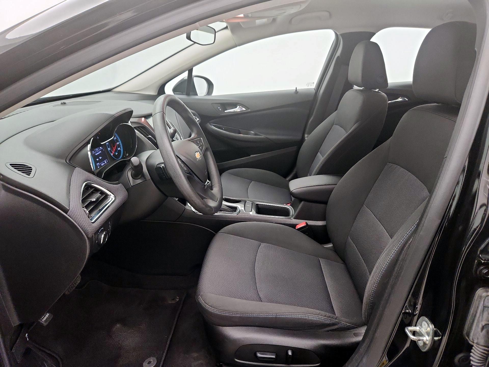 Thumbnail: 2018 Chevrolet Cruze - 11