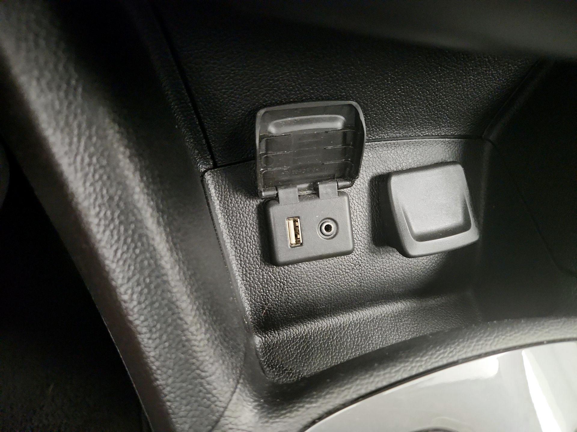 Thumbnail: 2018 Chevrolet Cruze - 17