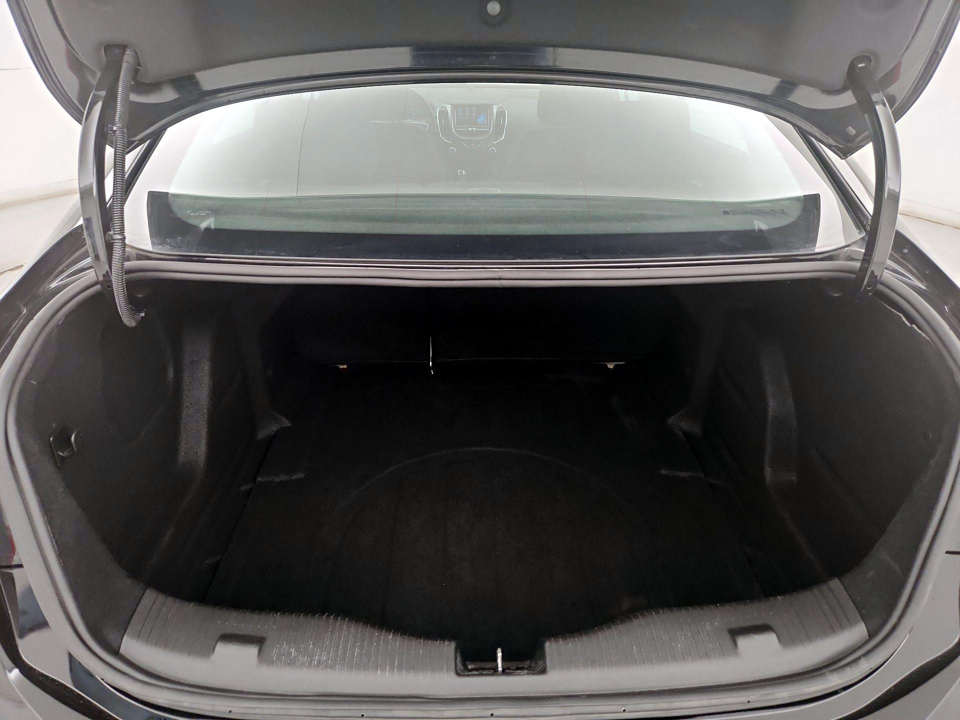 Thumbnail: 2018 Chevrolet Cruze - 19
