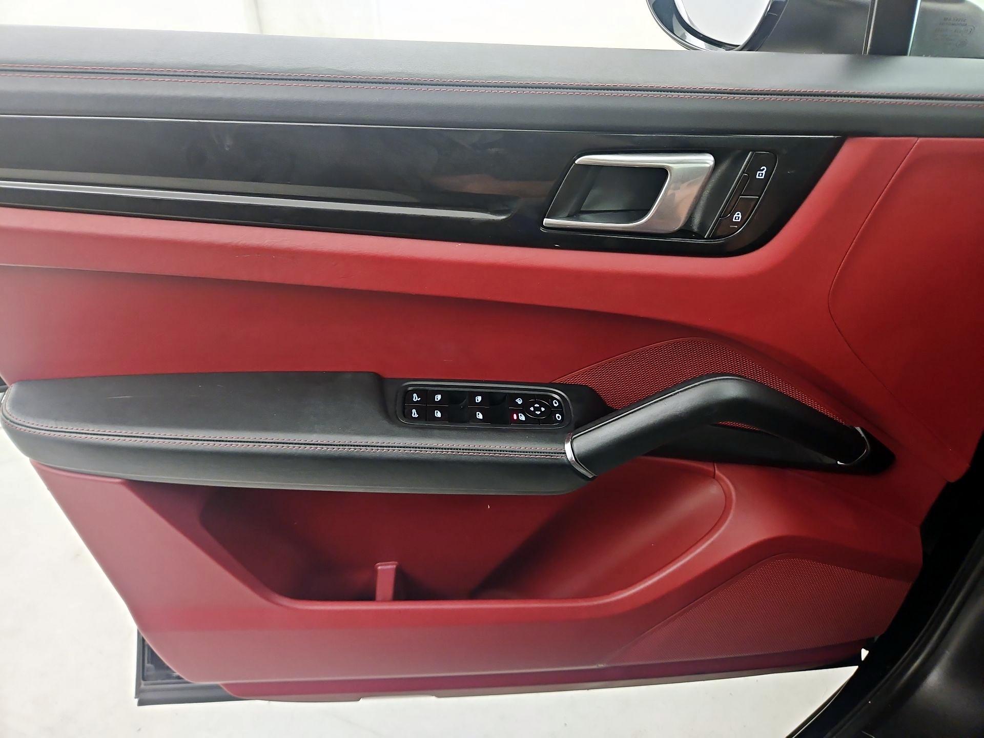 Thumbnail: 2019 Porsche Cayenne - 12