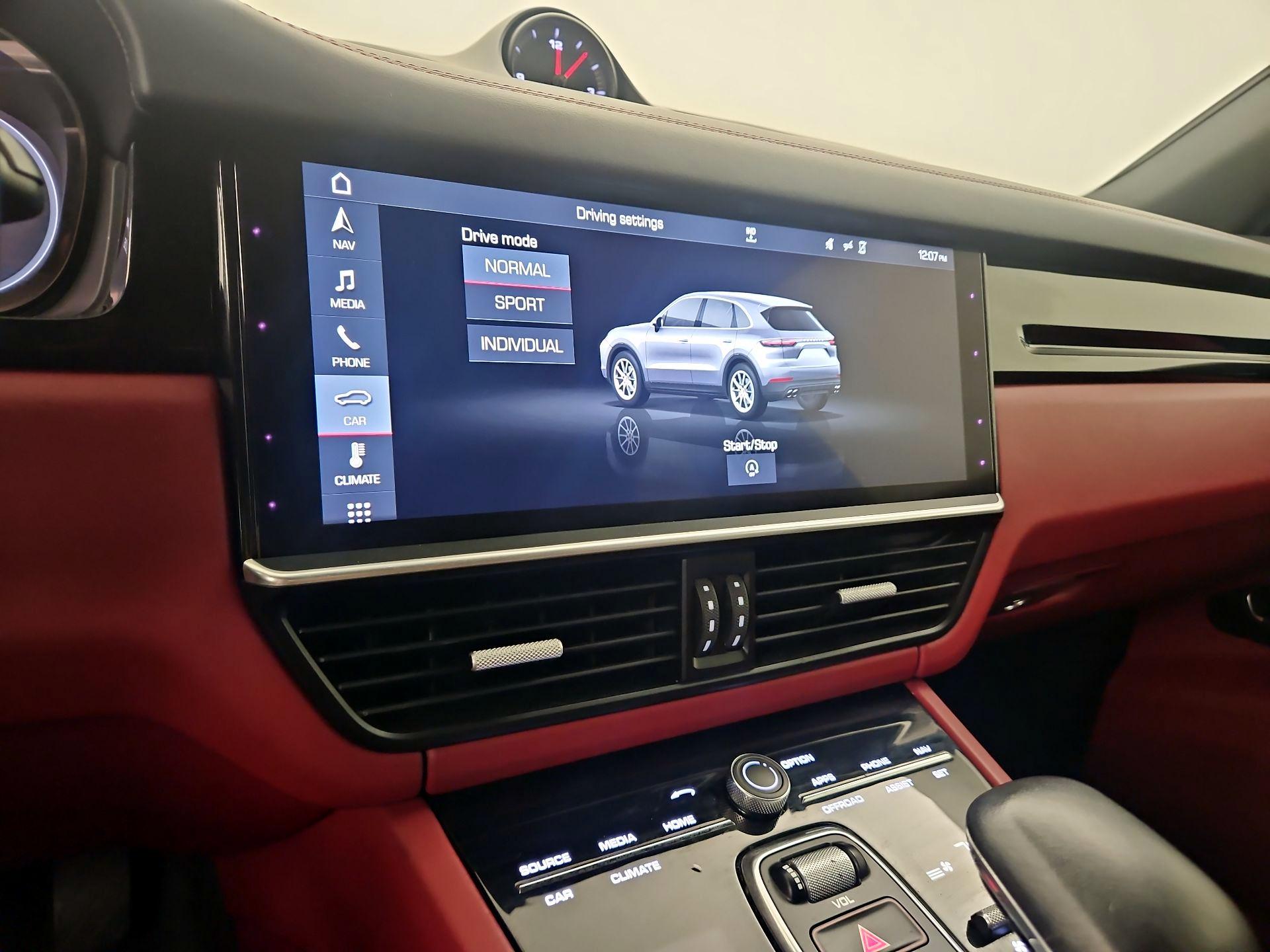 Thumbnail: 2019 Porsche Cayenne - 16