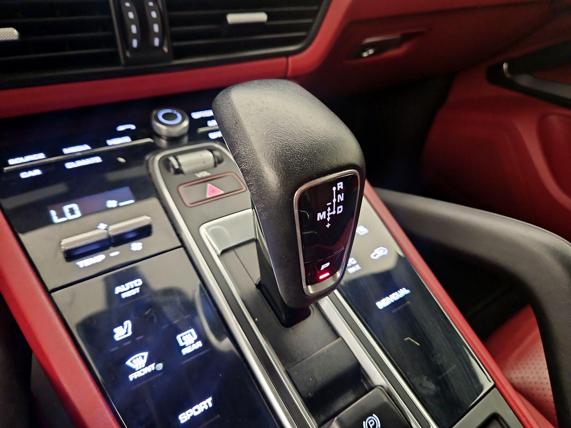 Thumbnail: 2019 Porsche Cayenne - 18