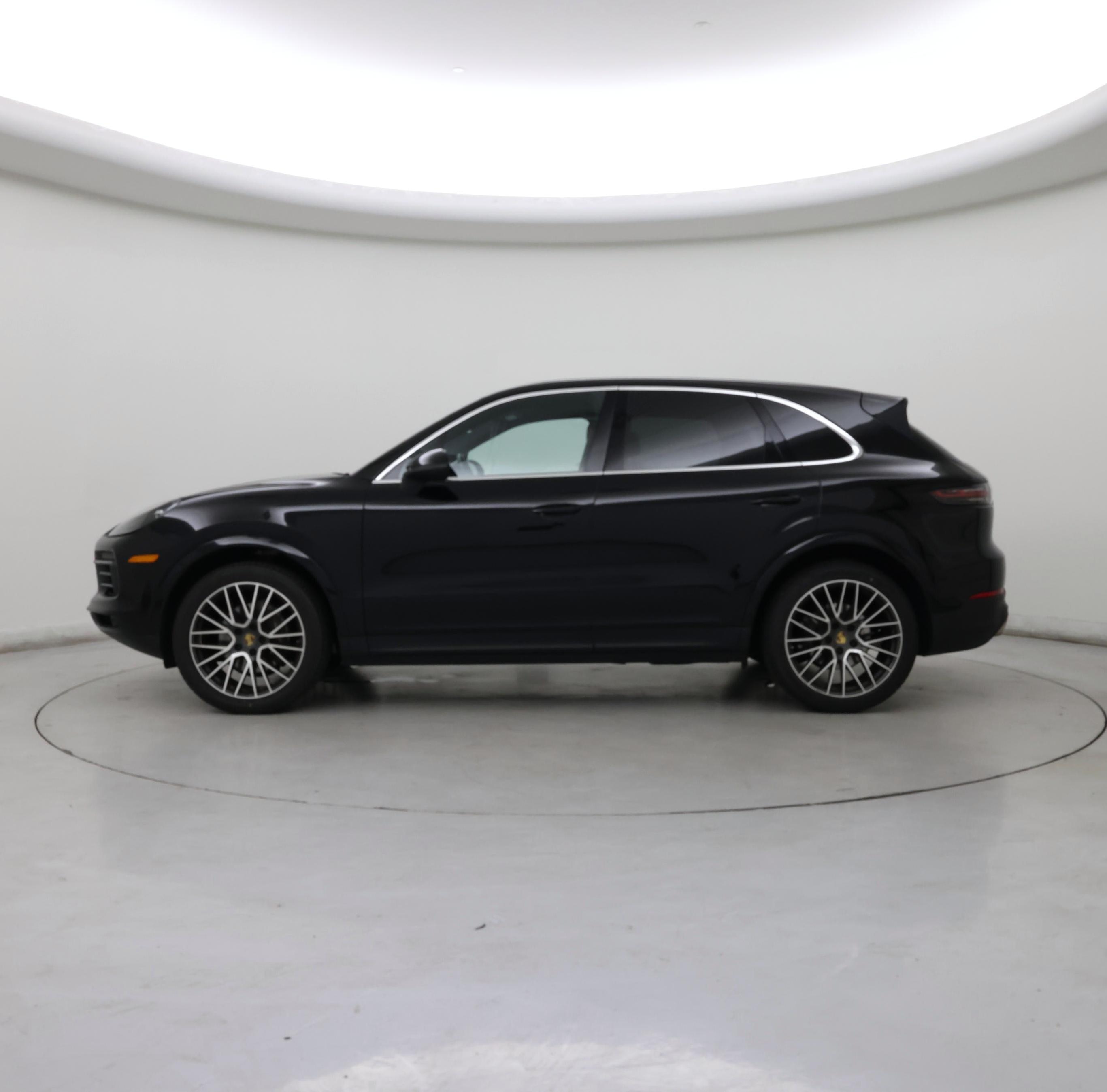 Thumbnail: 2019 Porsche Cayenne - 3