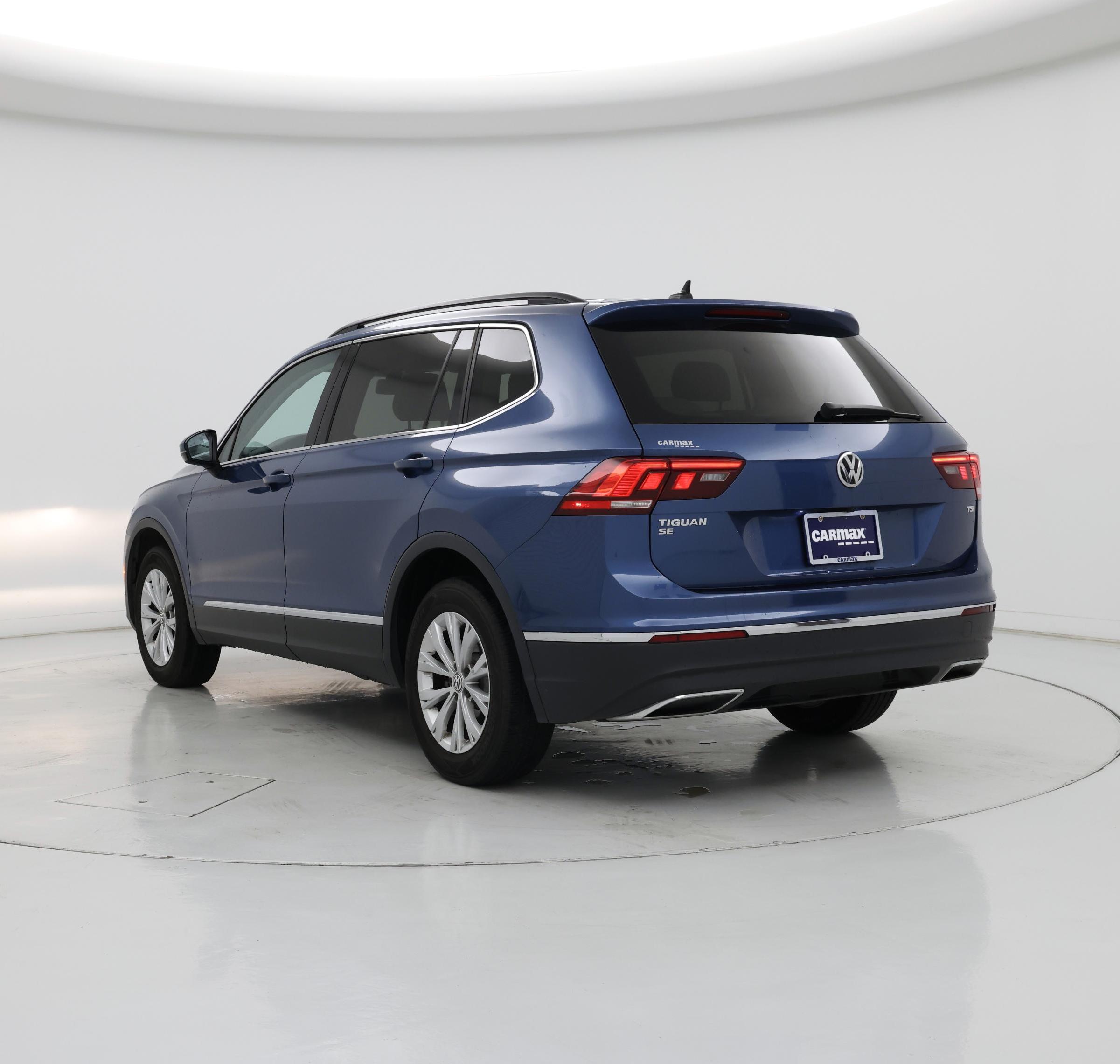 Thumbnail: 2018 Volkswagen Tiguan - 2