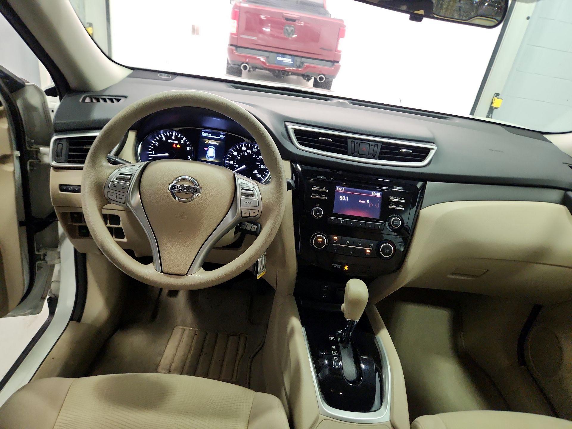 Thumbnail: 2015 Nissan Rogue - 9