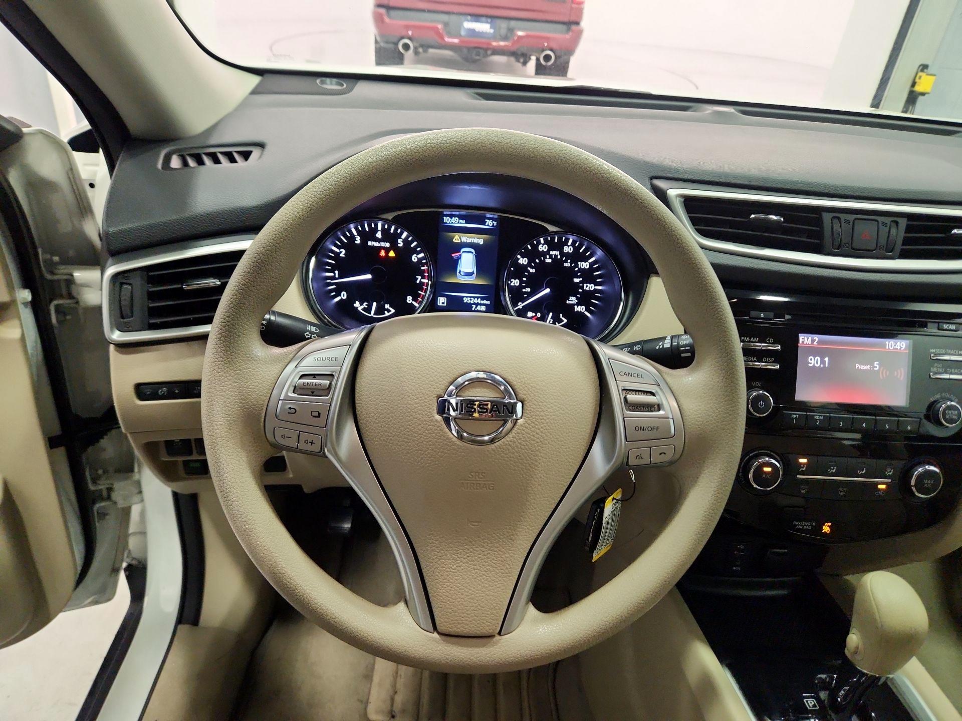 Thumbnail: 2015 Nissan Rogue - 10