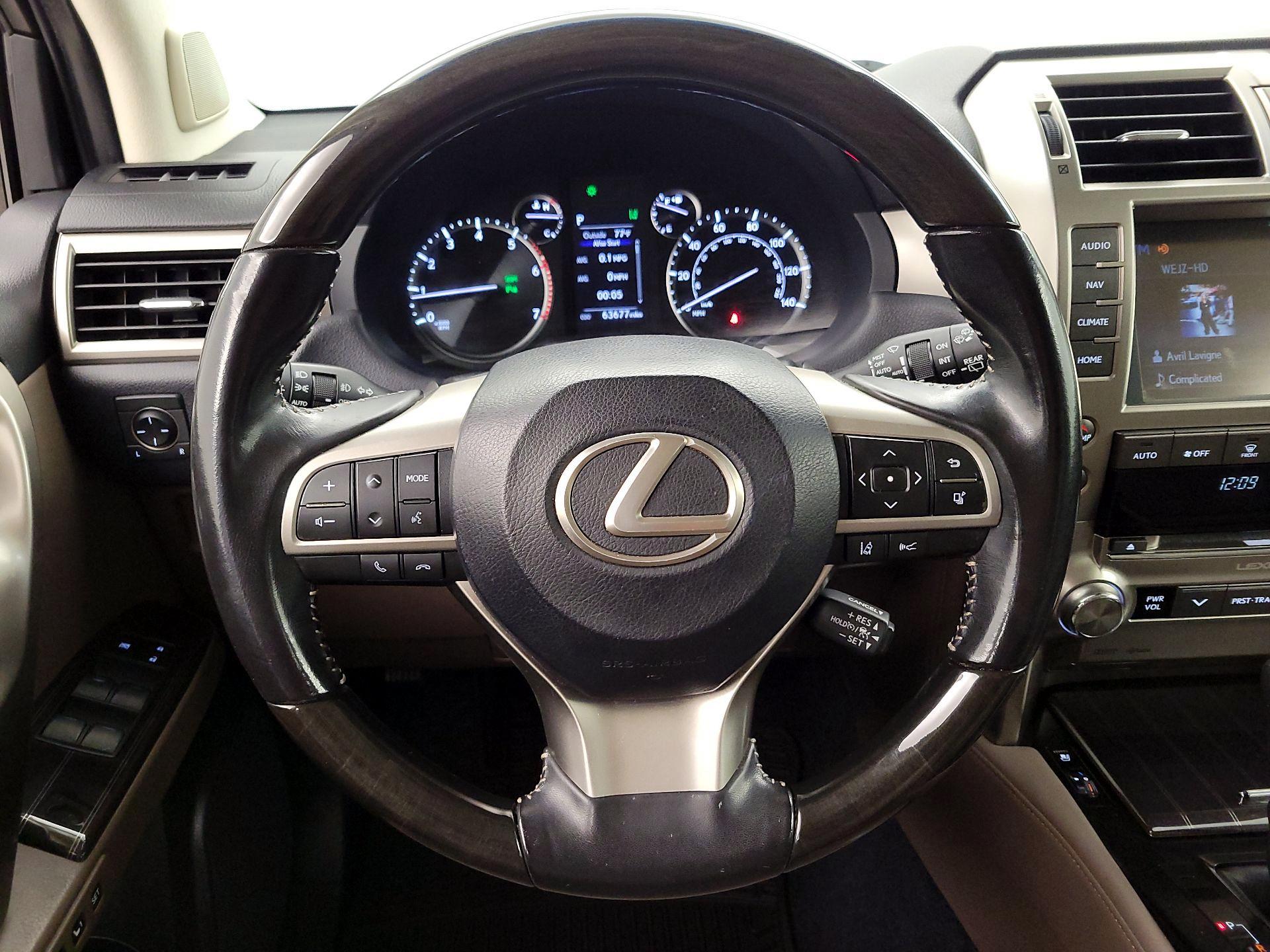 Thumbnail: 2020 Lexus GX - 10