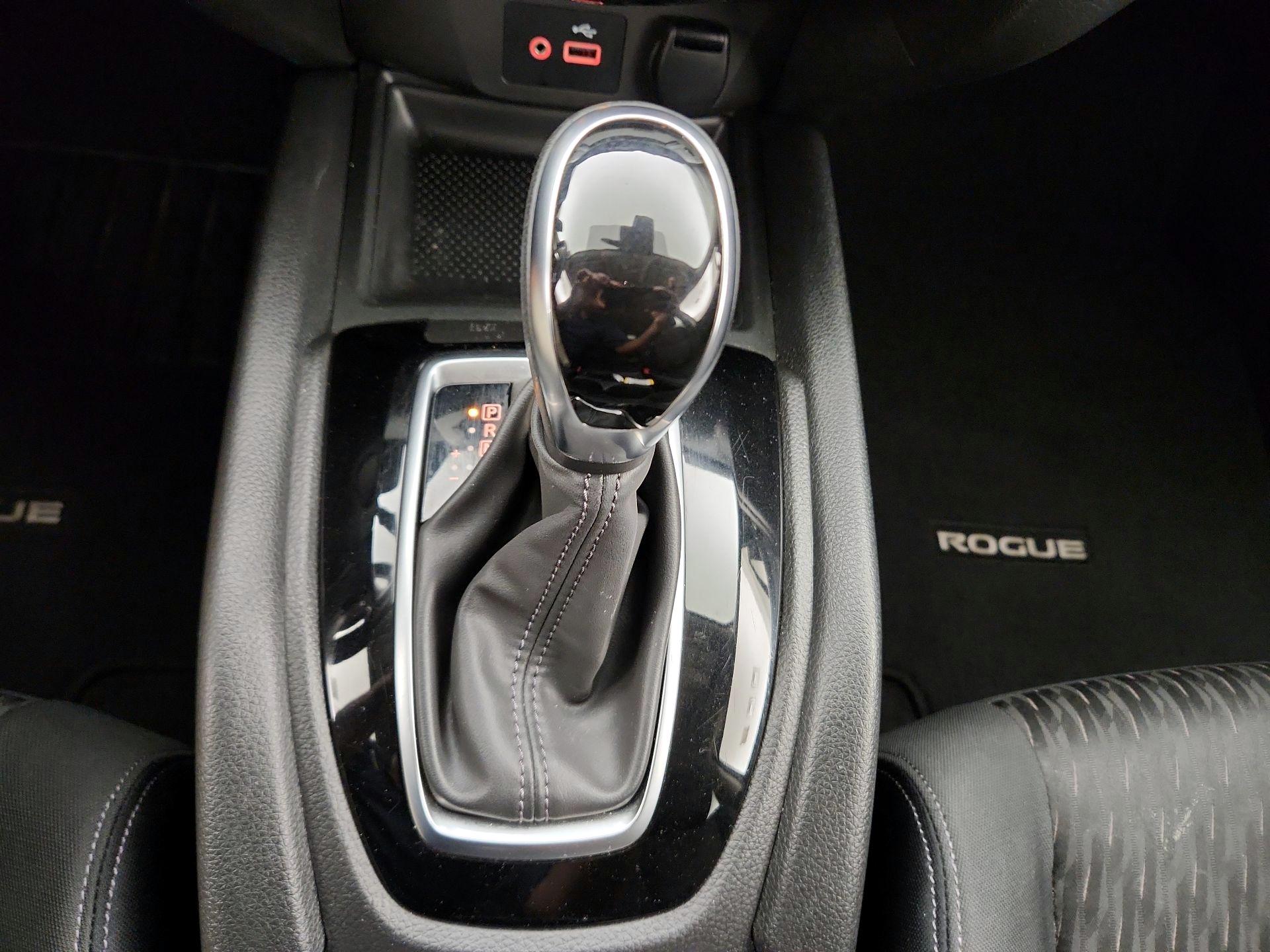Thumbnail: 2019 Nissan Rogue - 17