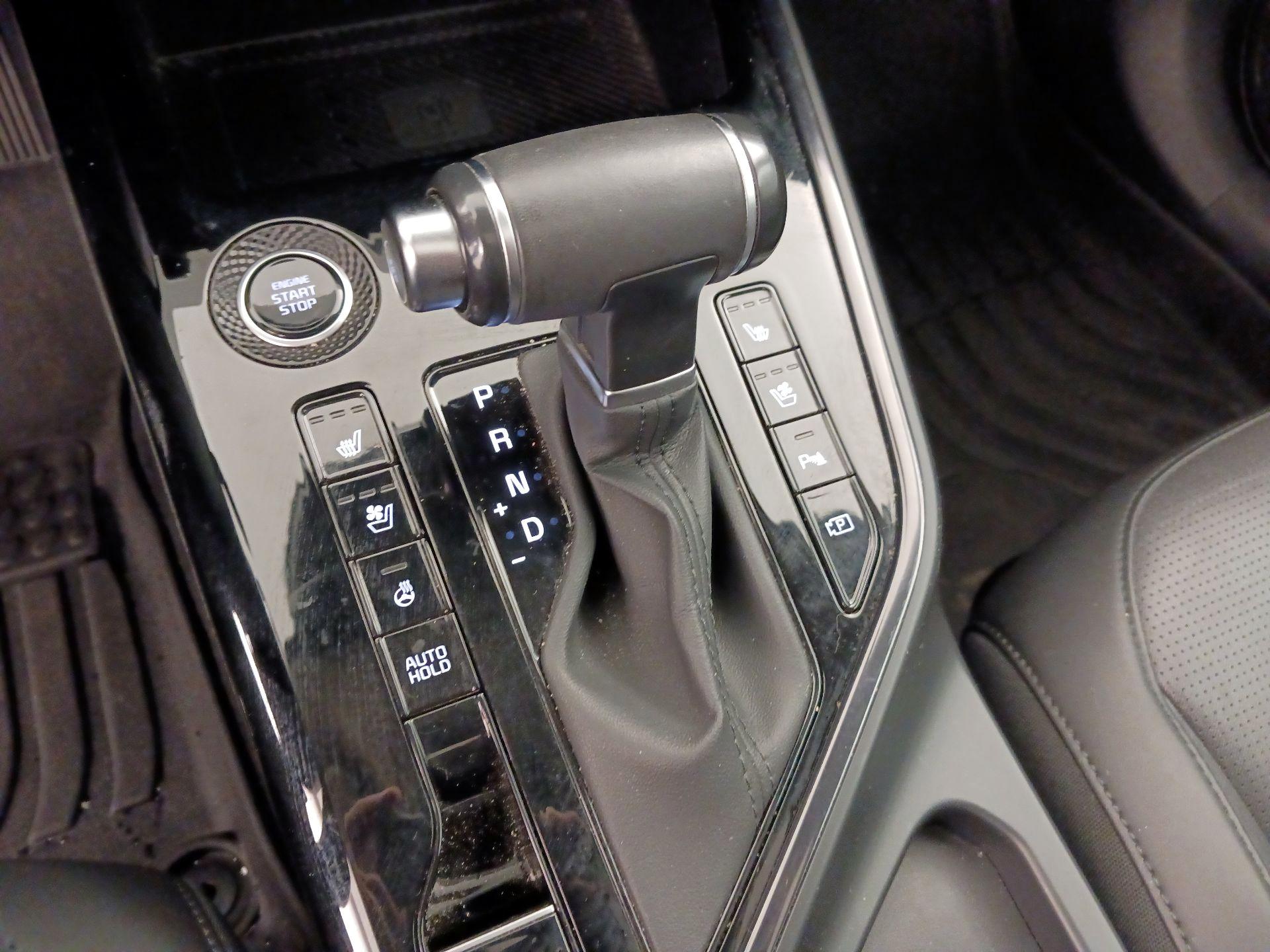 Thumbnail: 2023 Kia Niro - 18