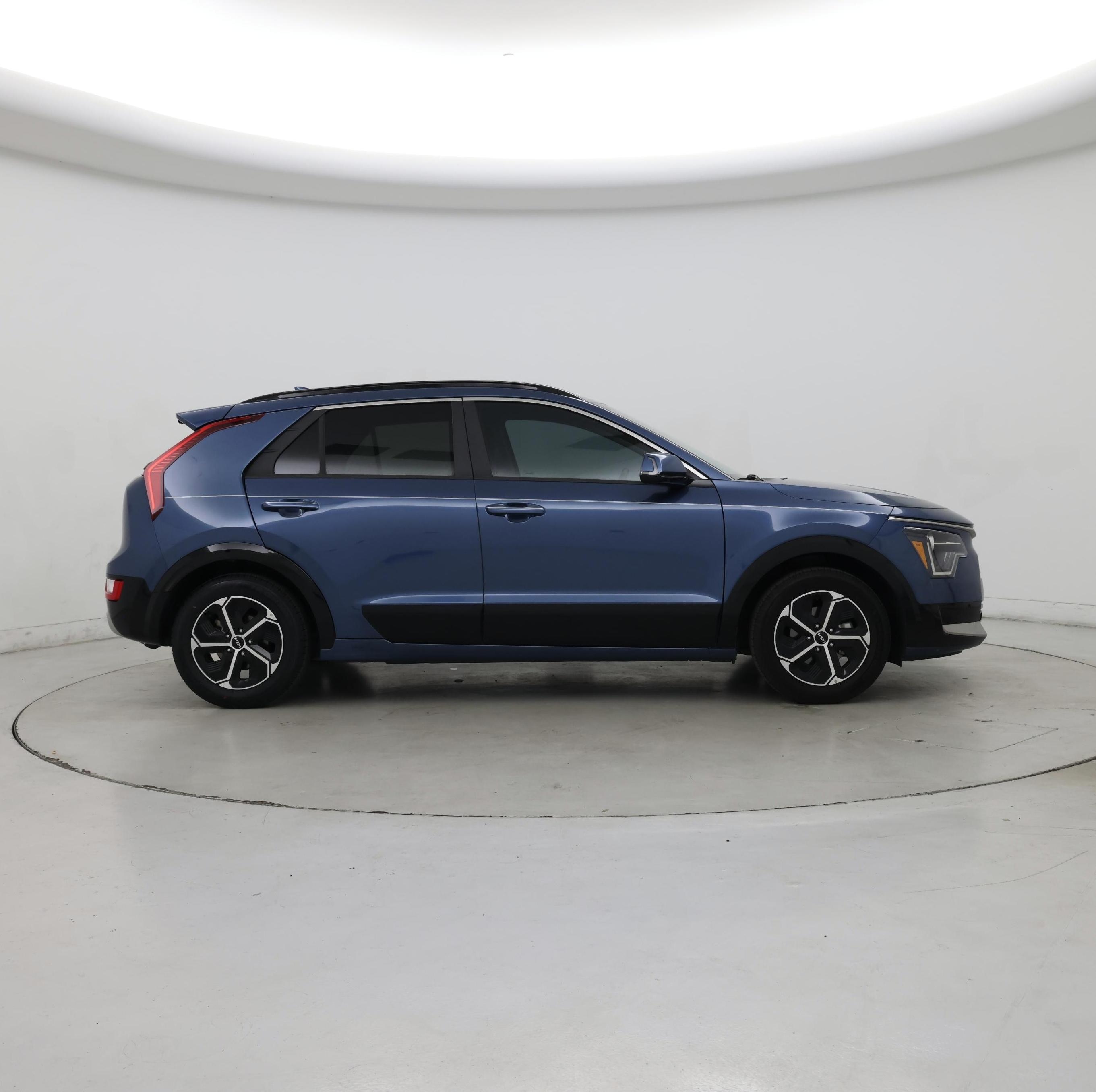 Thumbnail: 2023 Kia Niro - 7