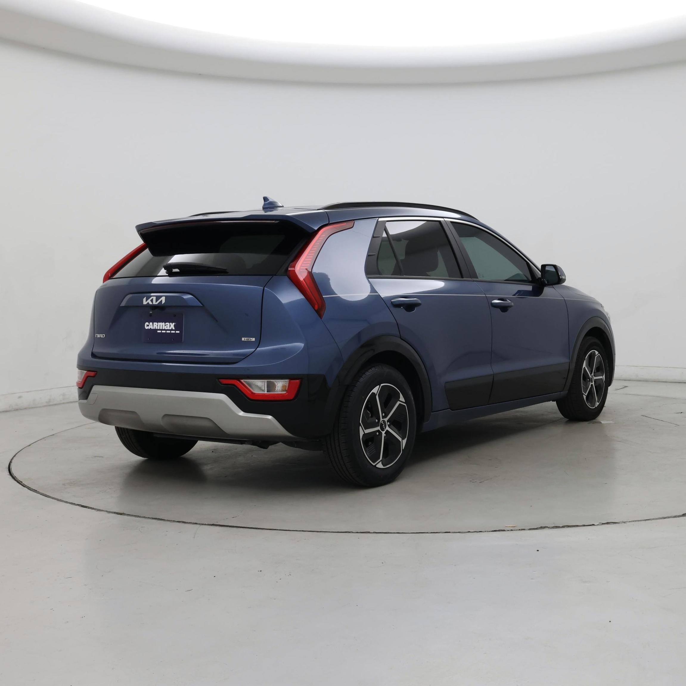Thumbnail: 2023 Kia Niro - 8