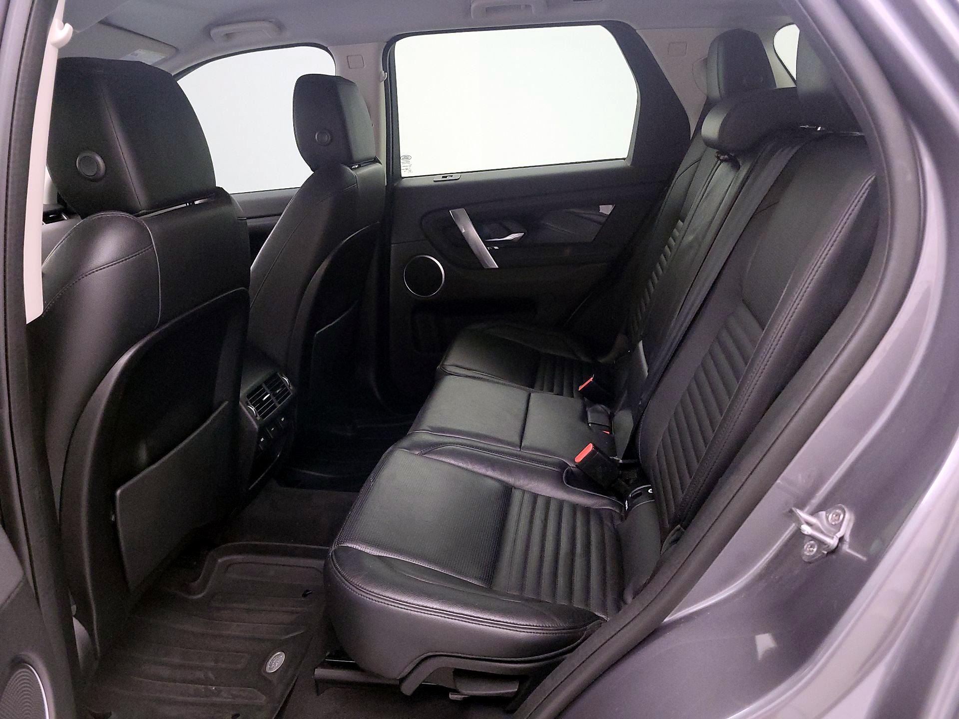 Thumbnail: 2020 Land Rover Discovery Sport - 20