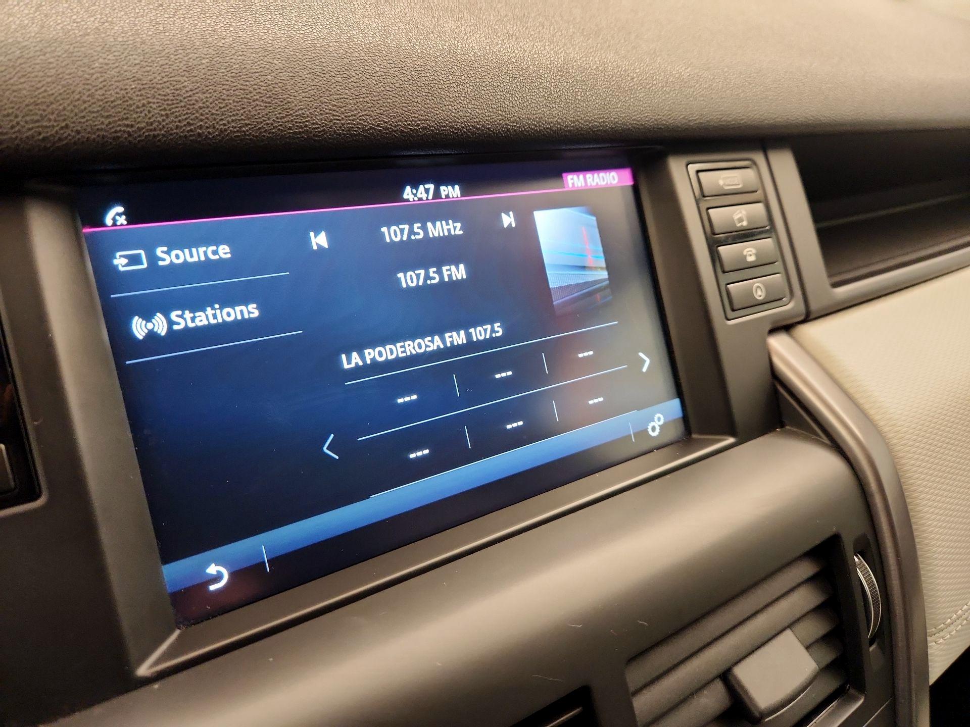 Thumbnail: 2018 Land Rover Discovery Sport - 15