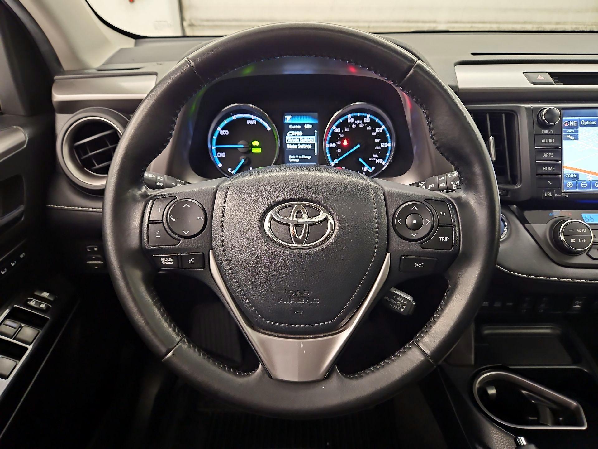 Thumbnail: 2017 Toyota RAV4 - 10