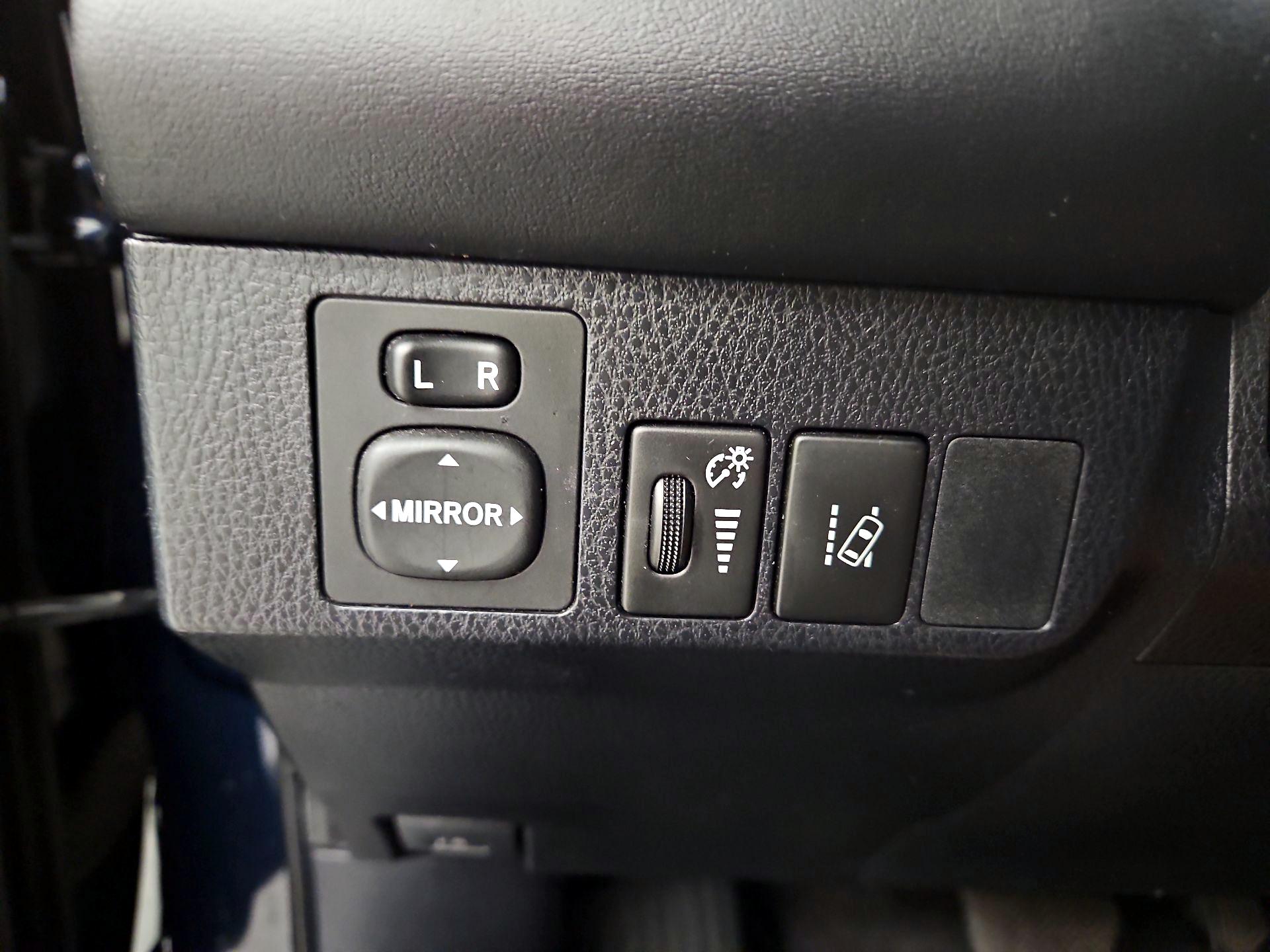Thumbnail: 2017 Toyota RAV4 - 13