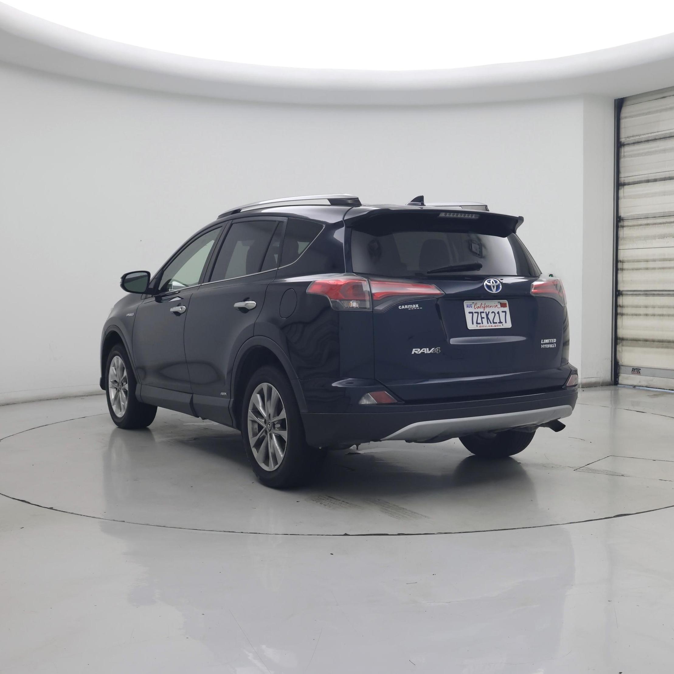 Thumbnail: 2017 Toyota RAV4 - 2