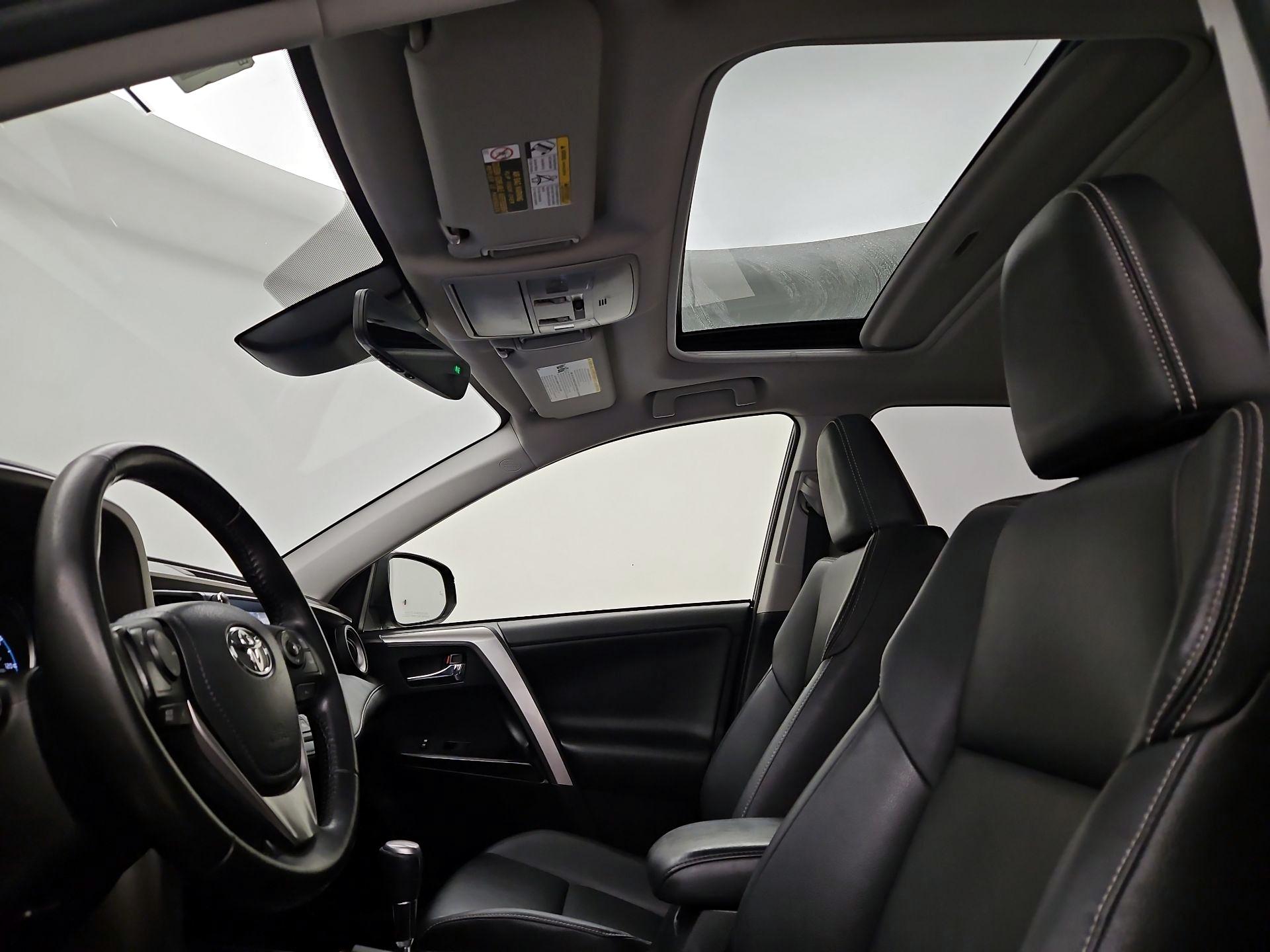 Thumbnail: 2017 Toyota RAV4 - 20