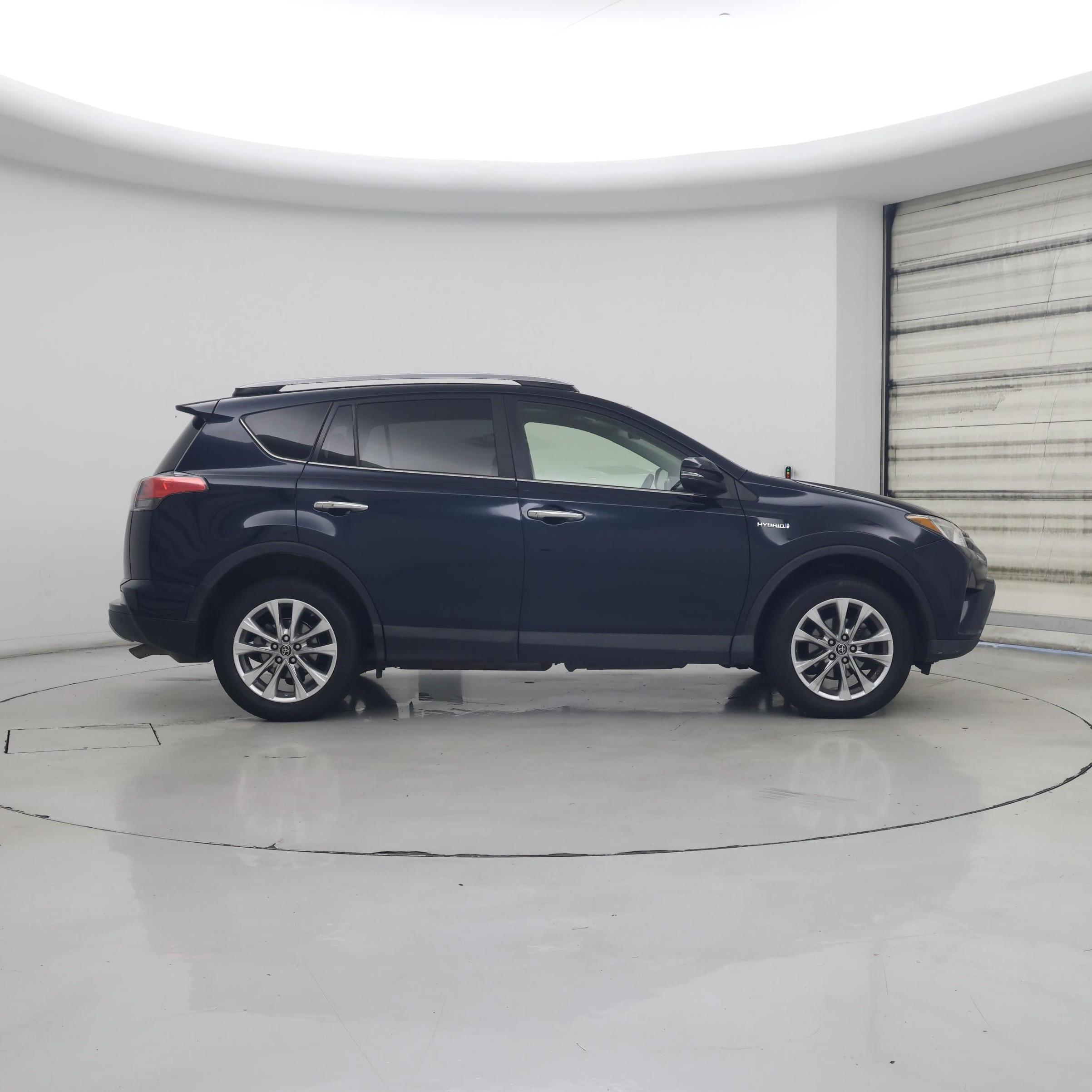Thumbnail: 2017 Toyota RAV4 - 7