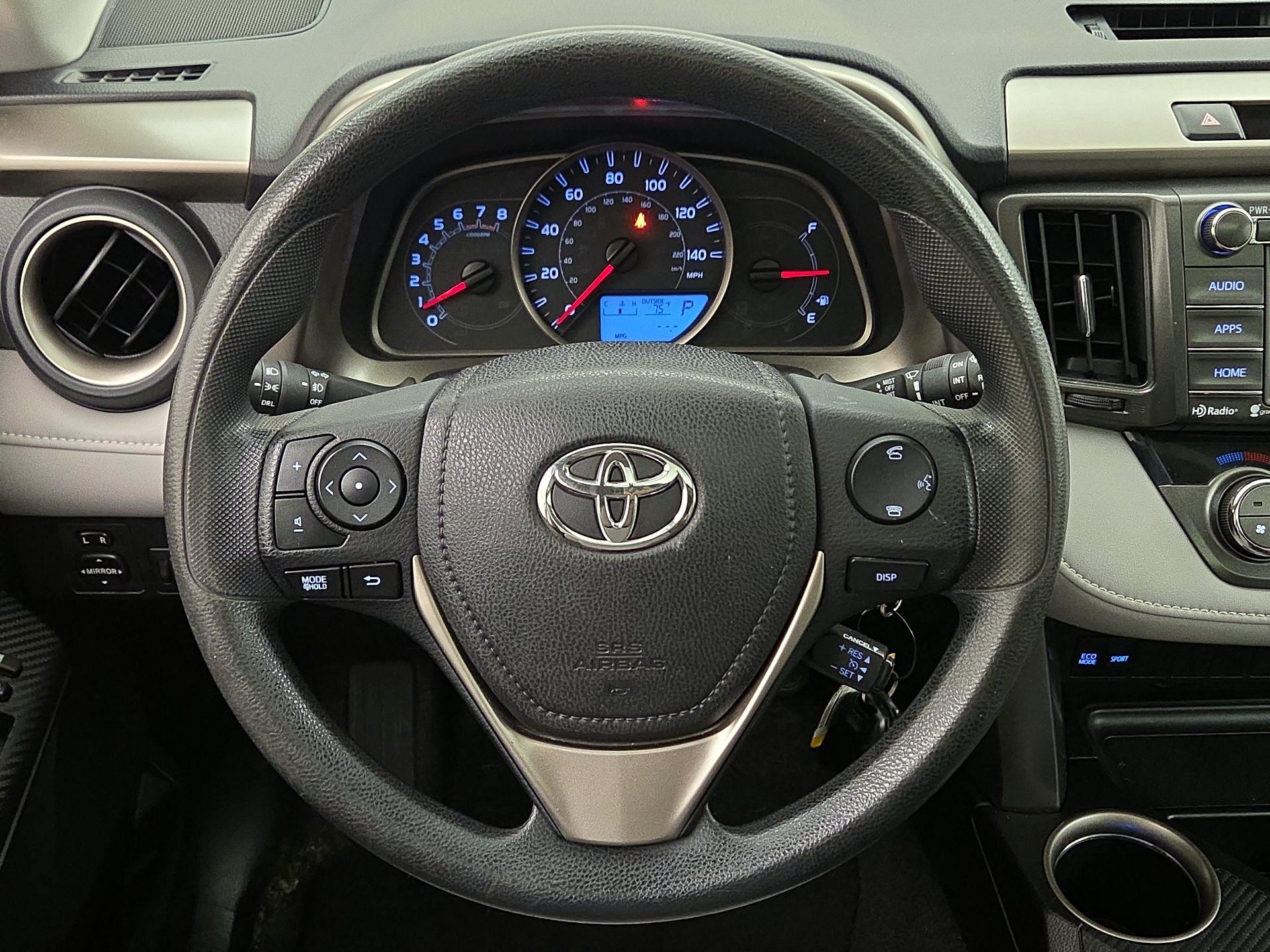 Thumbnail: 2015 Toyota RAV4 - 10