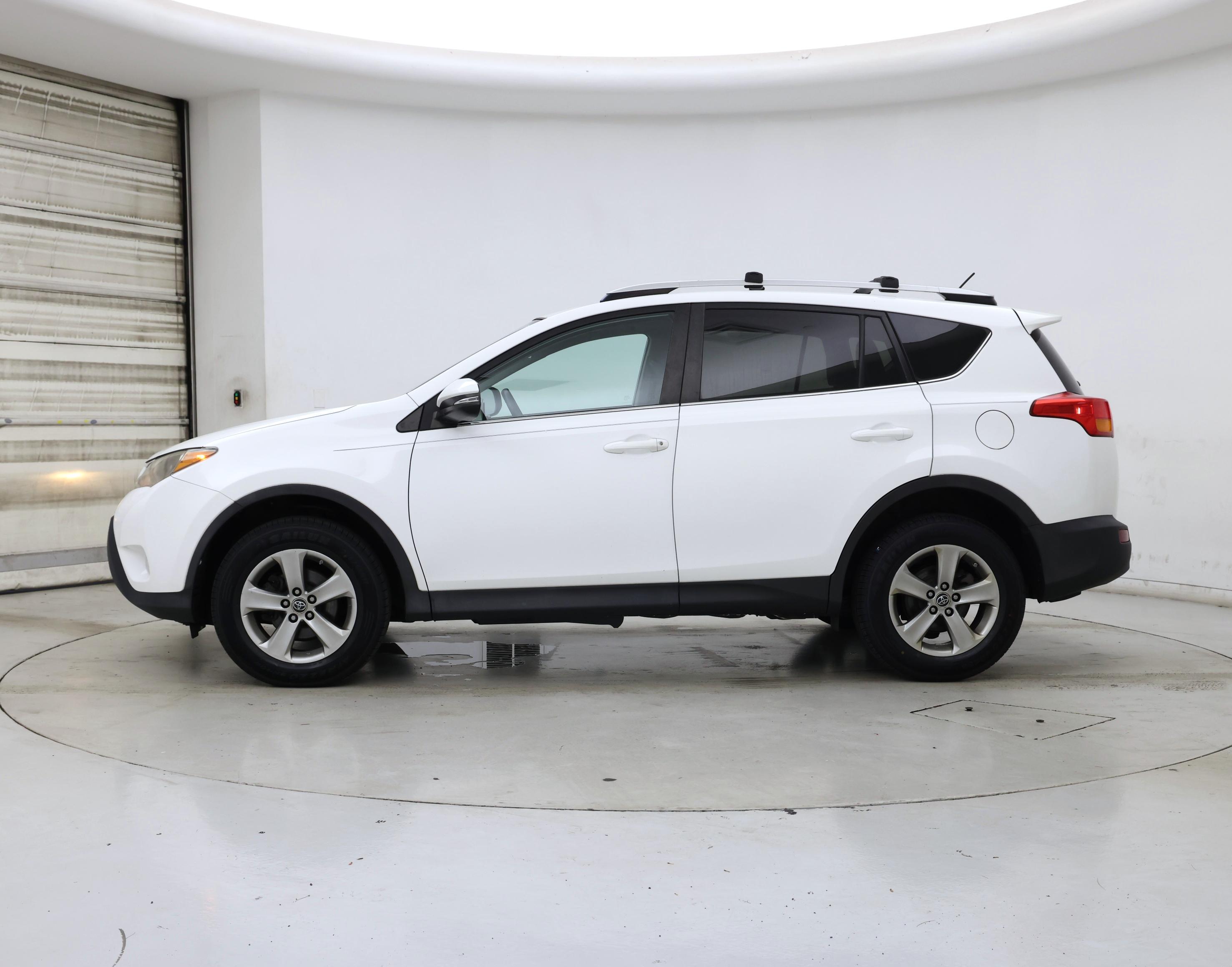 Thumbnail: 2015 Toyota RAV4 - 3