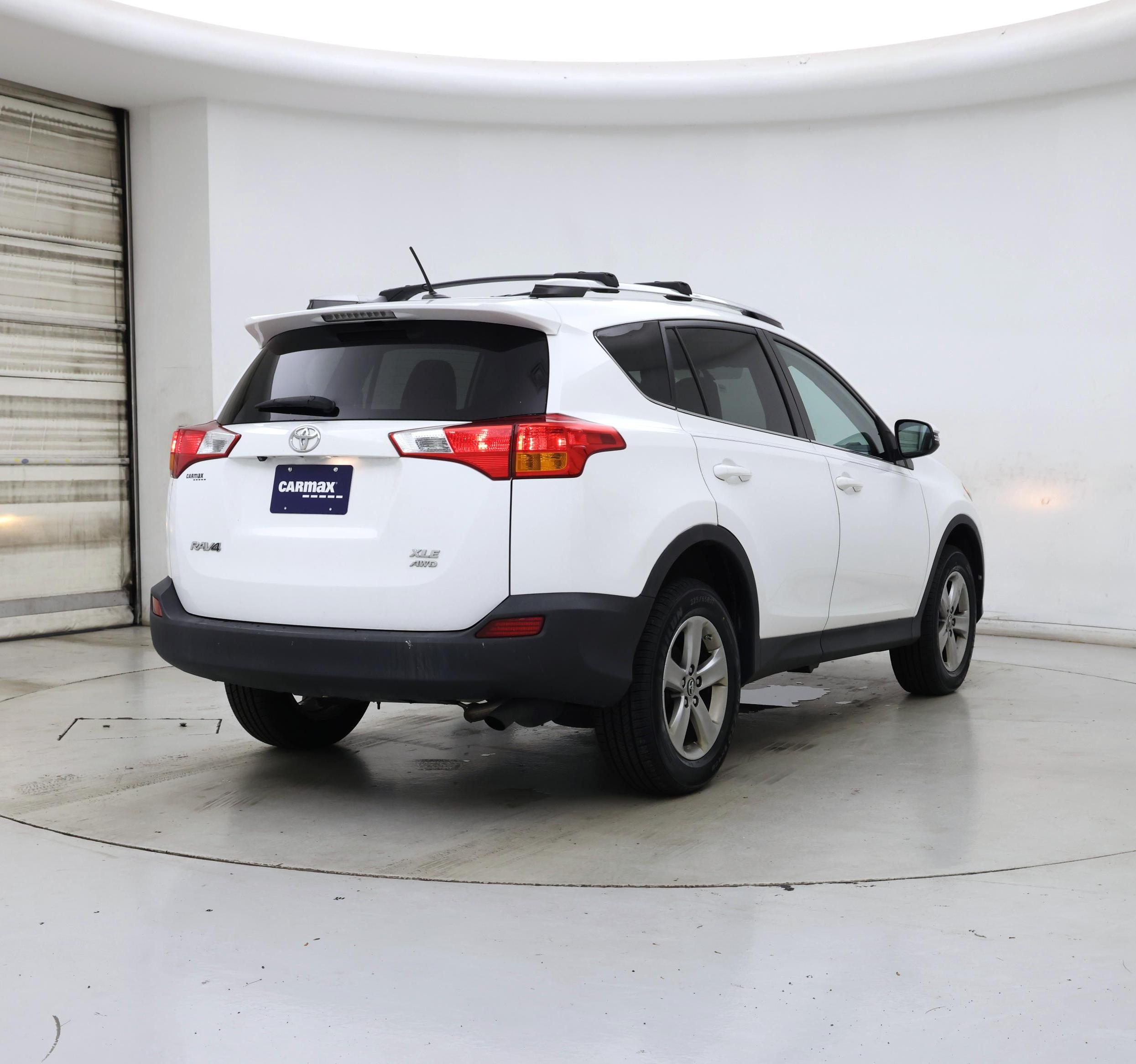 Thumbnail: 2015 Toyota RAV4 - 8