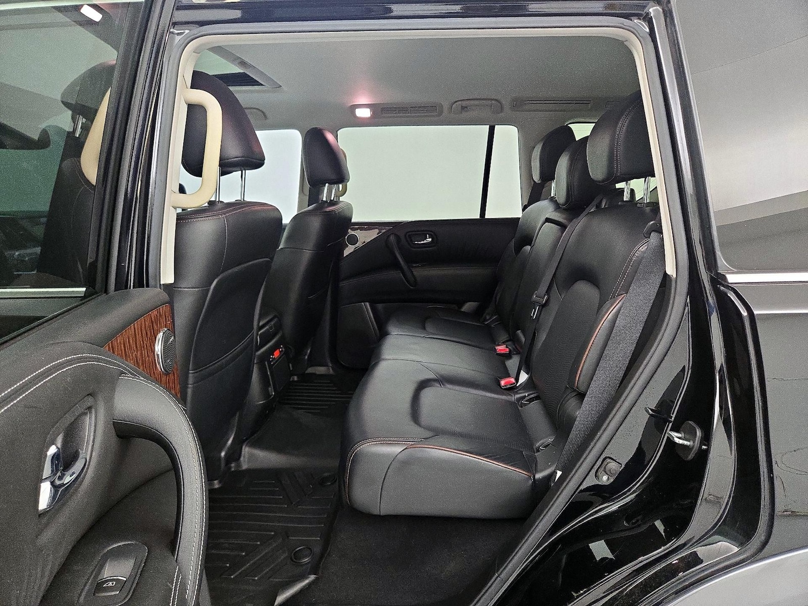 2019 Nissan Armada SL - Photo 22