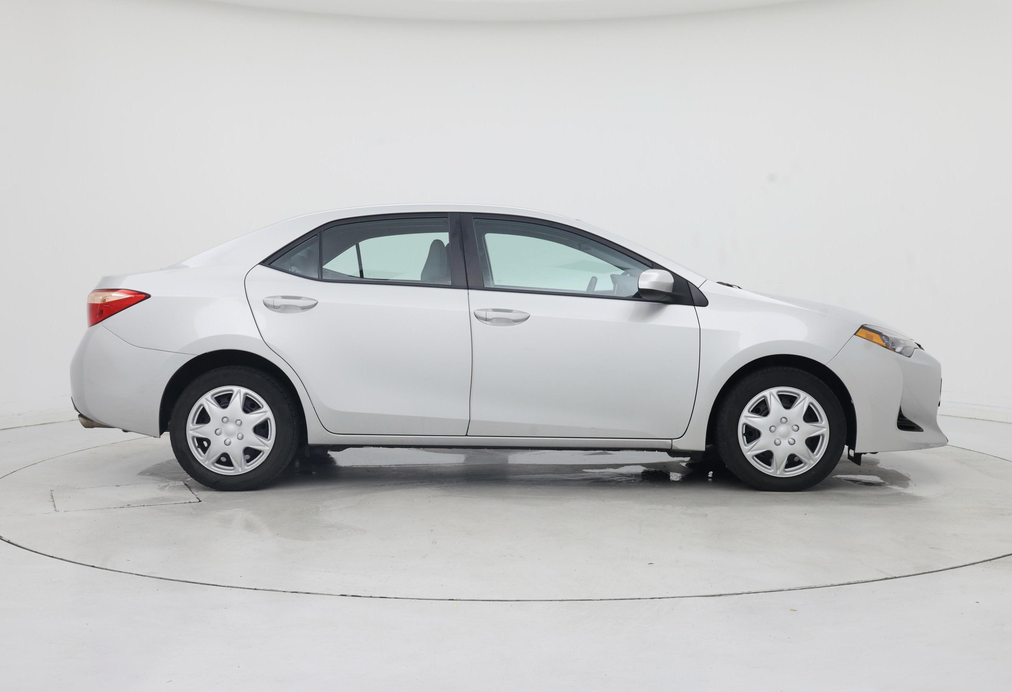 Thumbnail: 2017 Toyota Corolla - 7