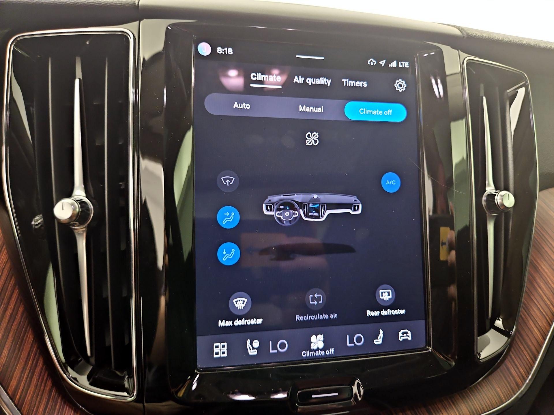 Thumbnail: 2024 Volvo XC60 - 16