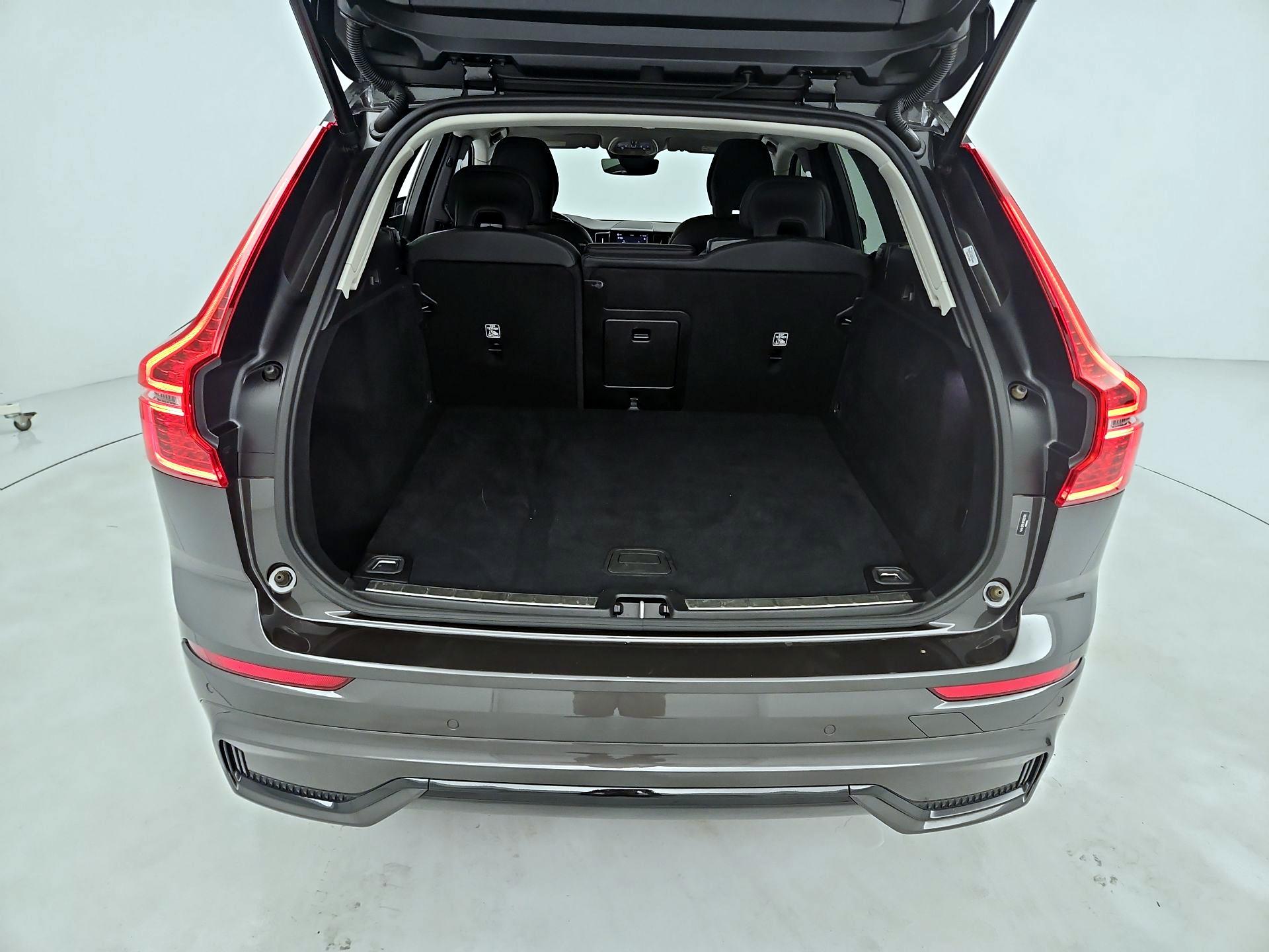Thumbnail: 2024 Volvo XC60 - 20
