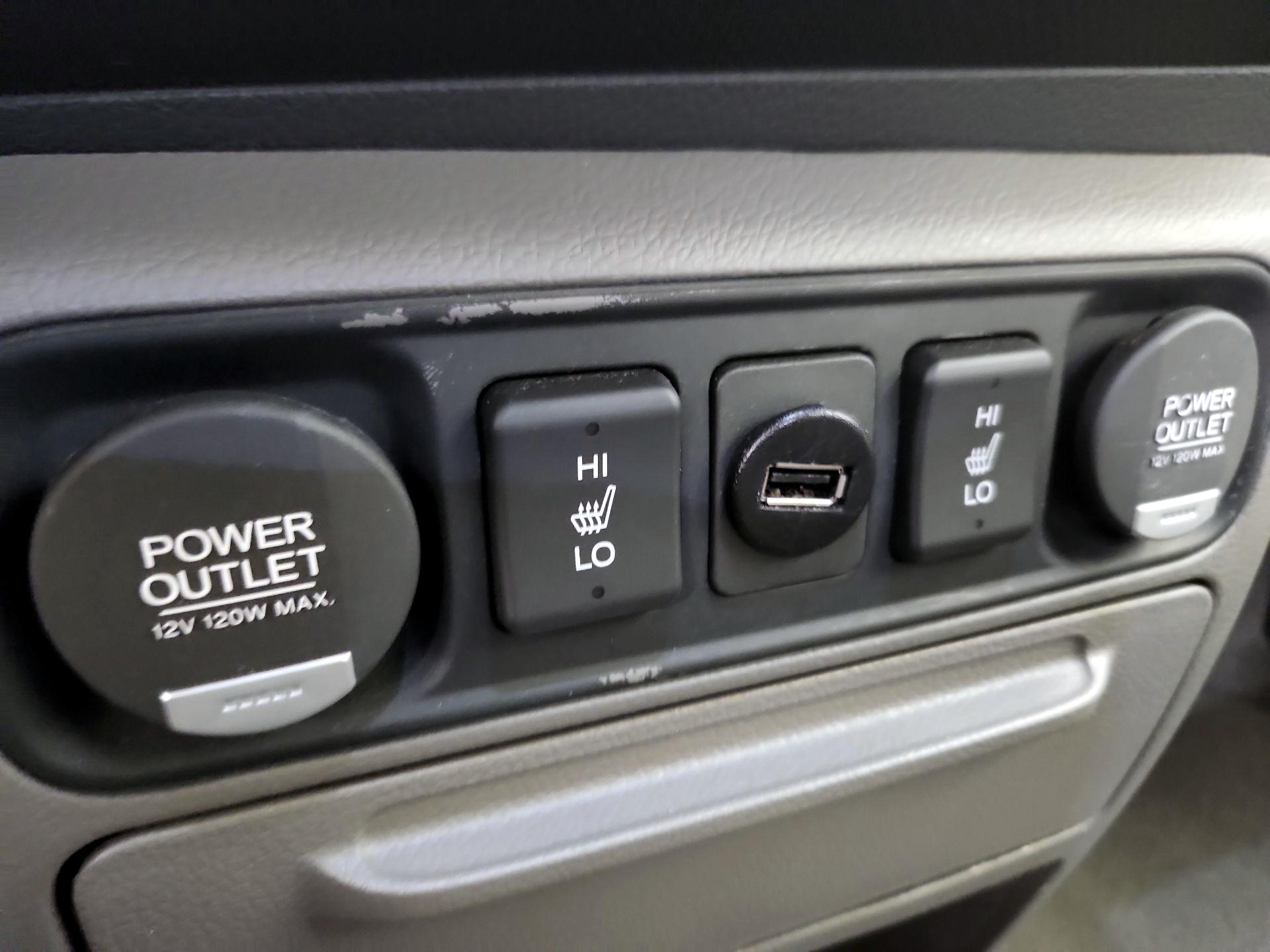 Thumbnail: 2014 Honda Ridgeline - 17