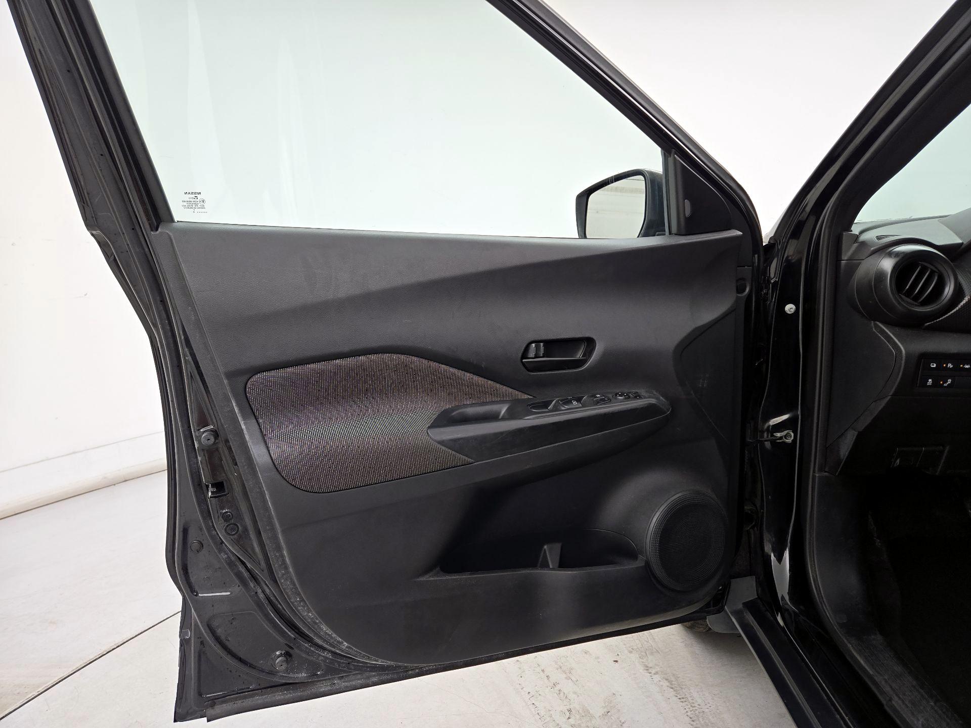 Thumbnail: 2020 Nissan Kicks - 12