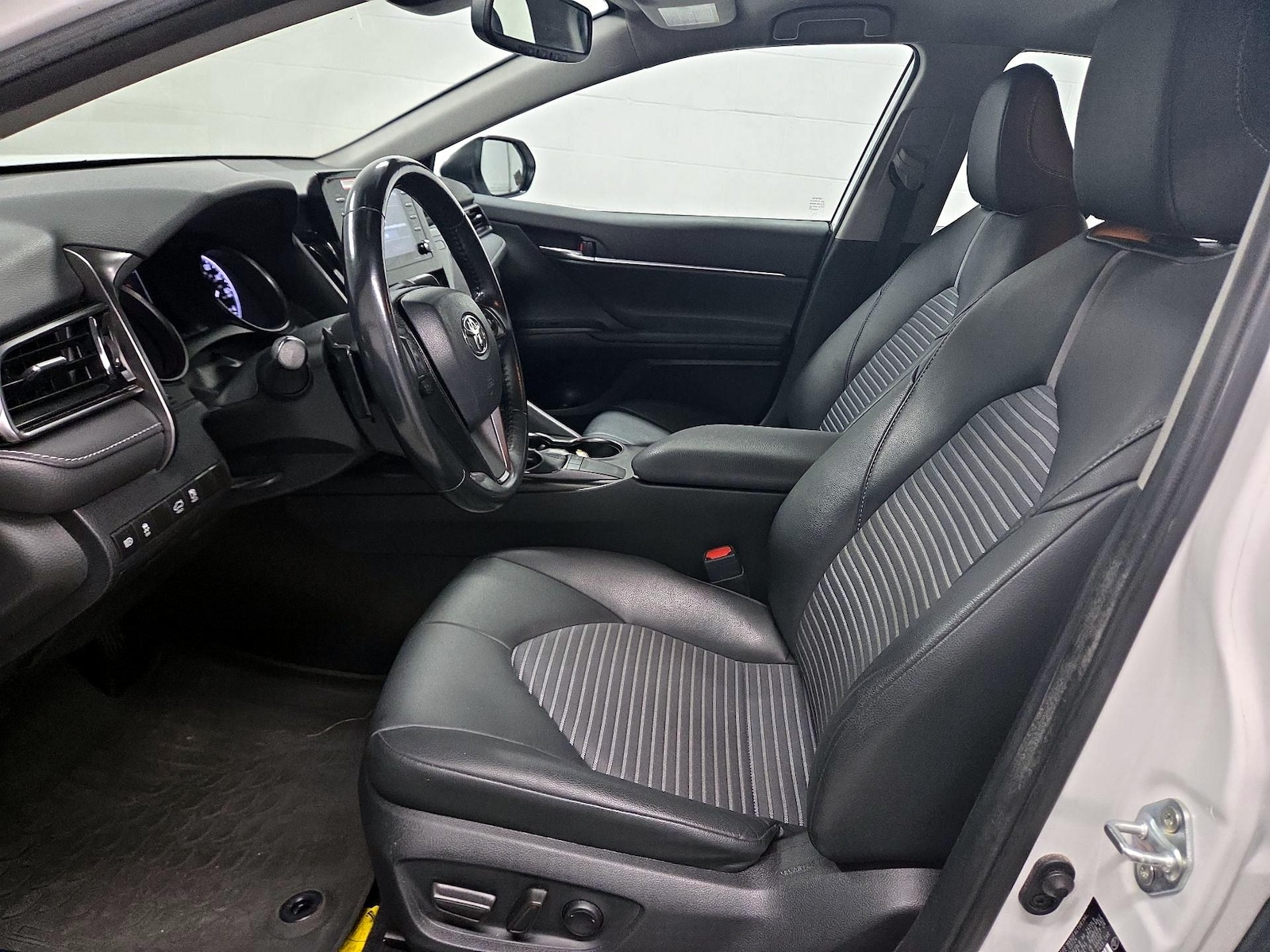 2024 Toyota Camry SE - Photo 12