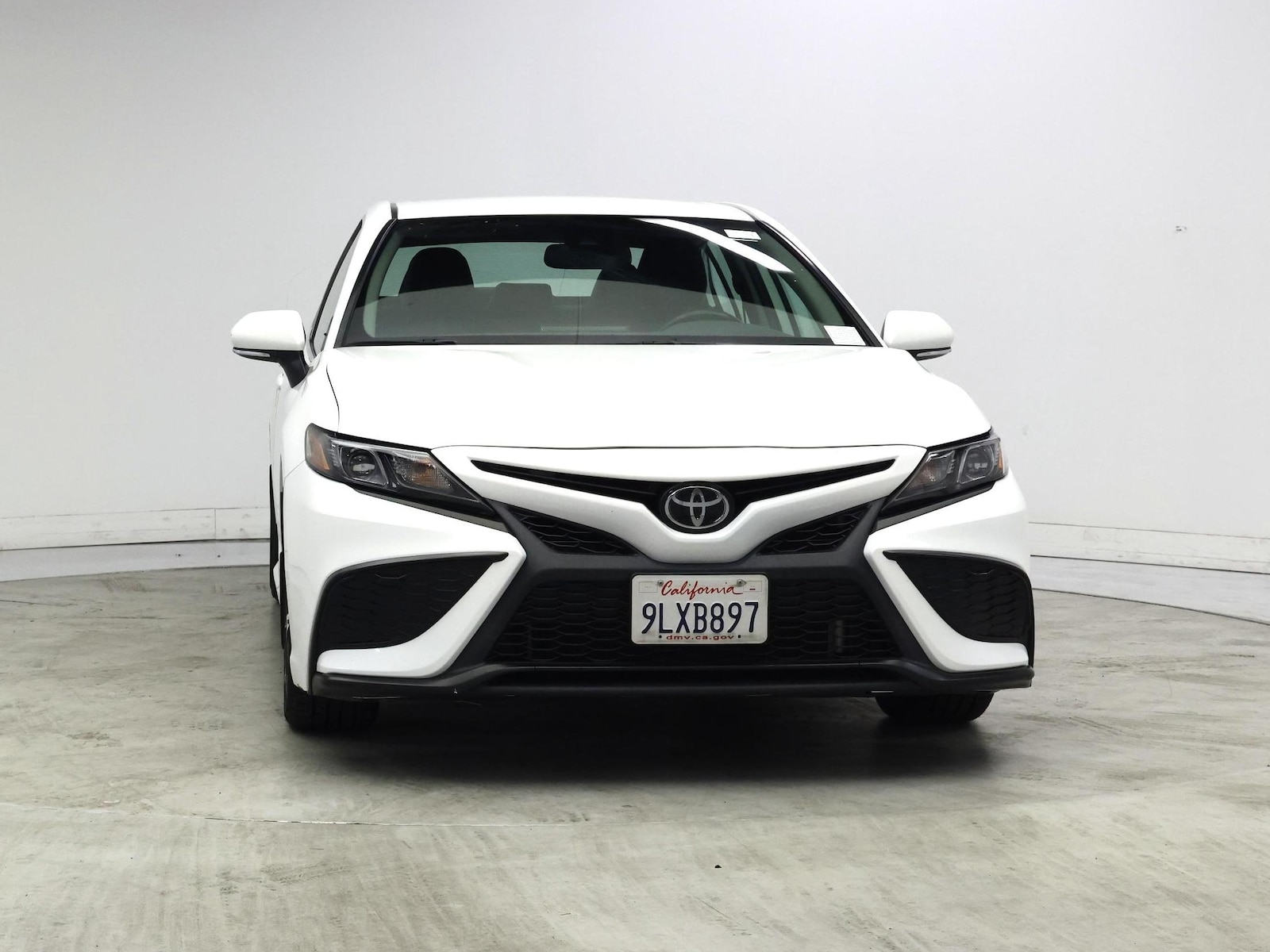 2024 Toyota Camry SE - Photo 6