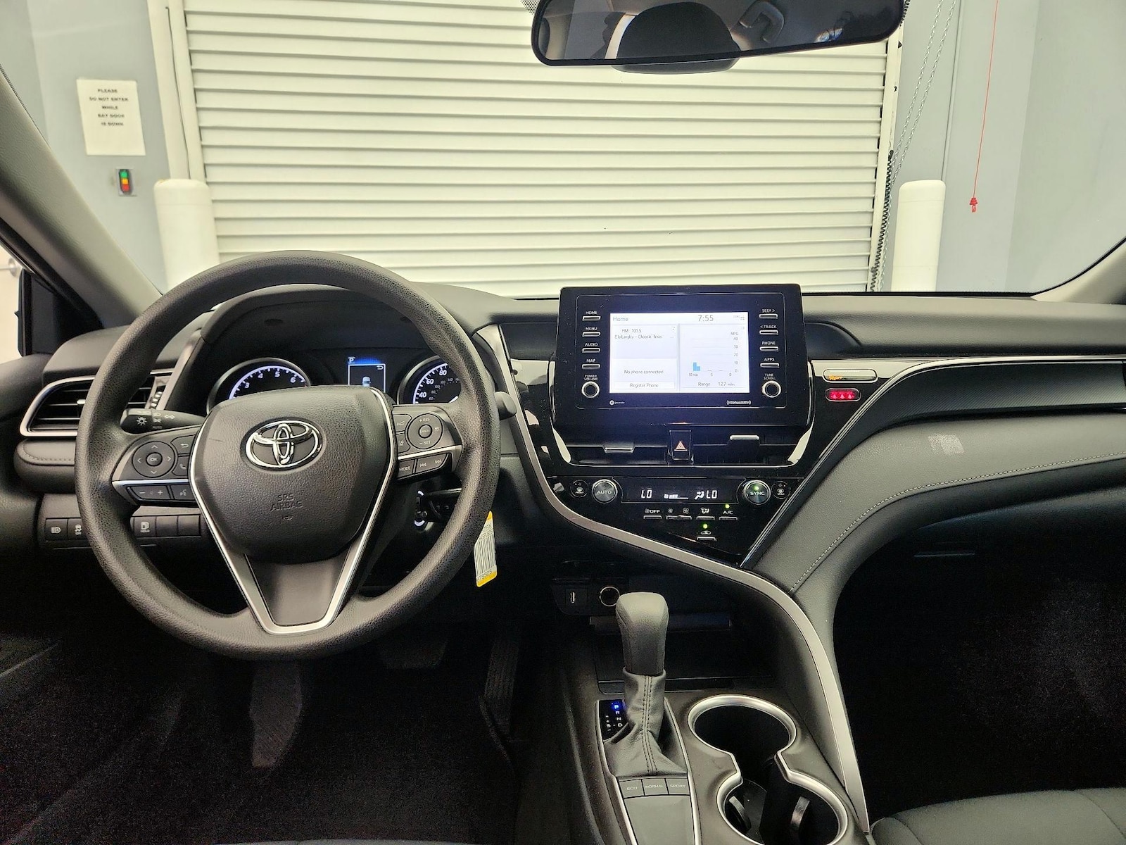 2023 Toyota Camry LE - Photo 10