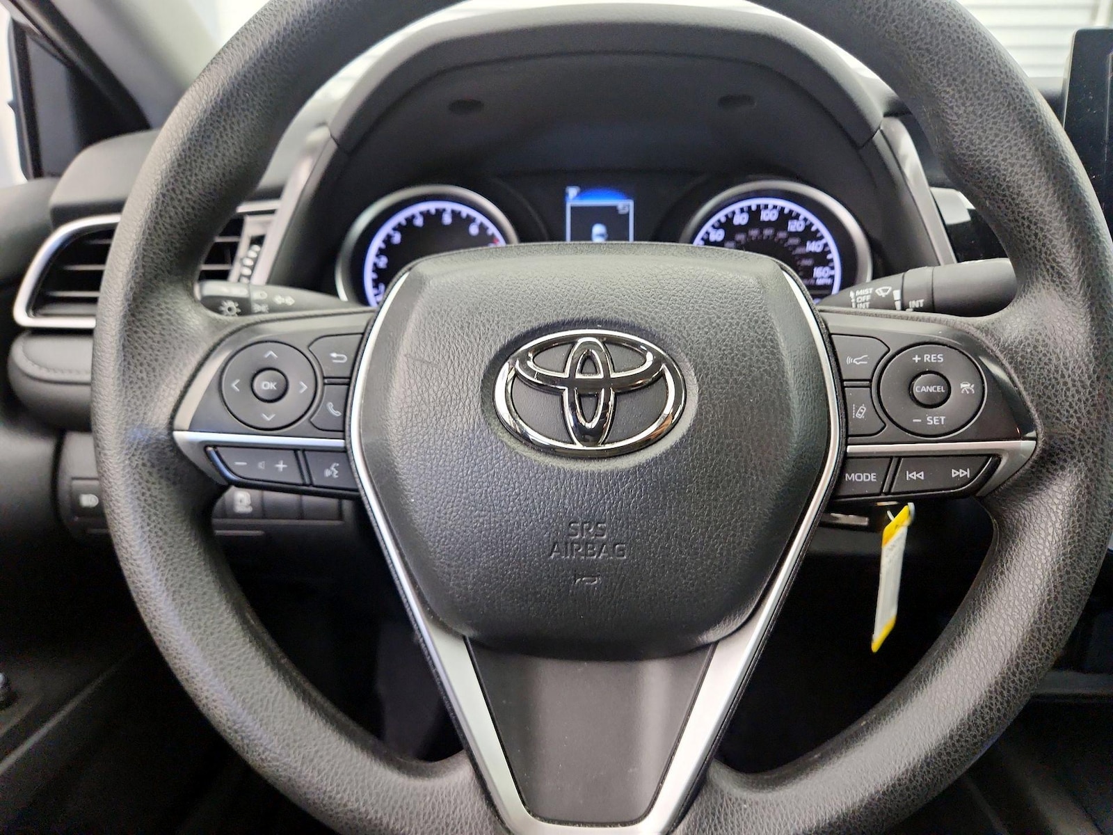 2023 Toyota Camry LE - Photo 11
