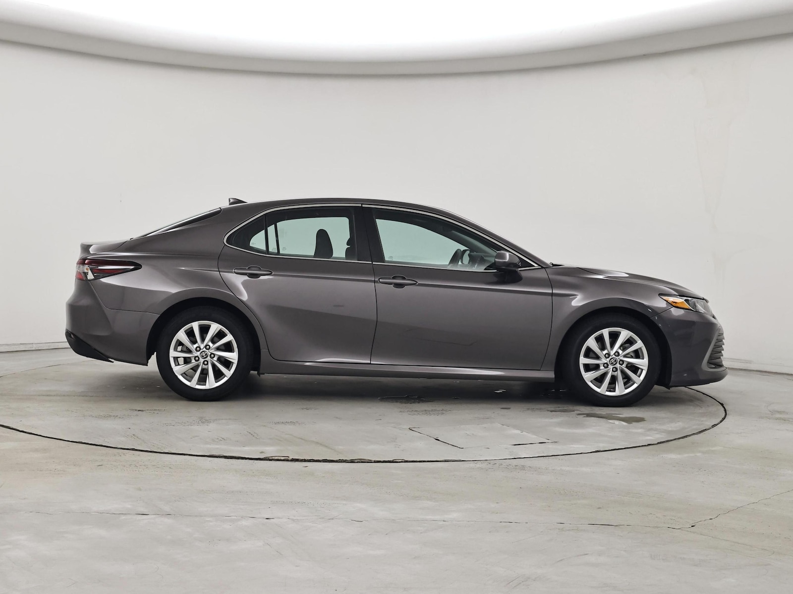 2023 Toyota Camry LE - Photo 8