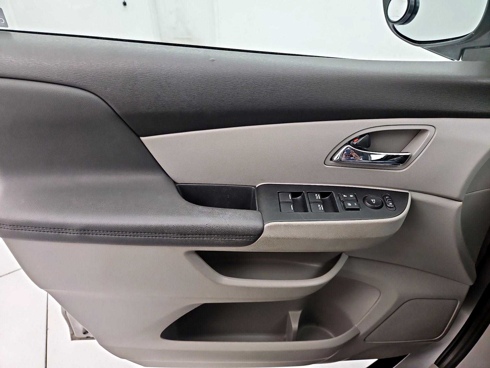 Thumbnail: 2015 Honda Odyssey - 12