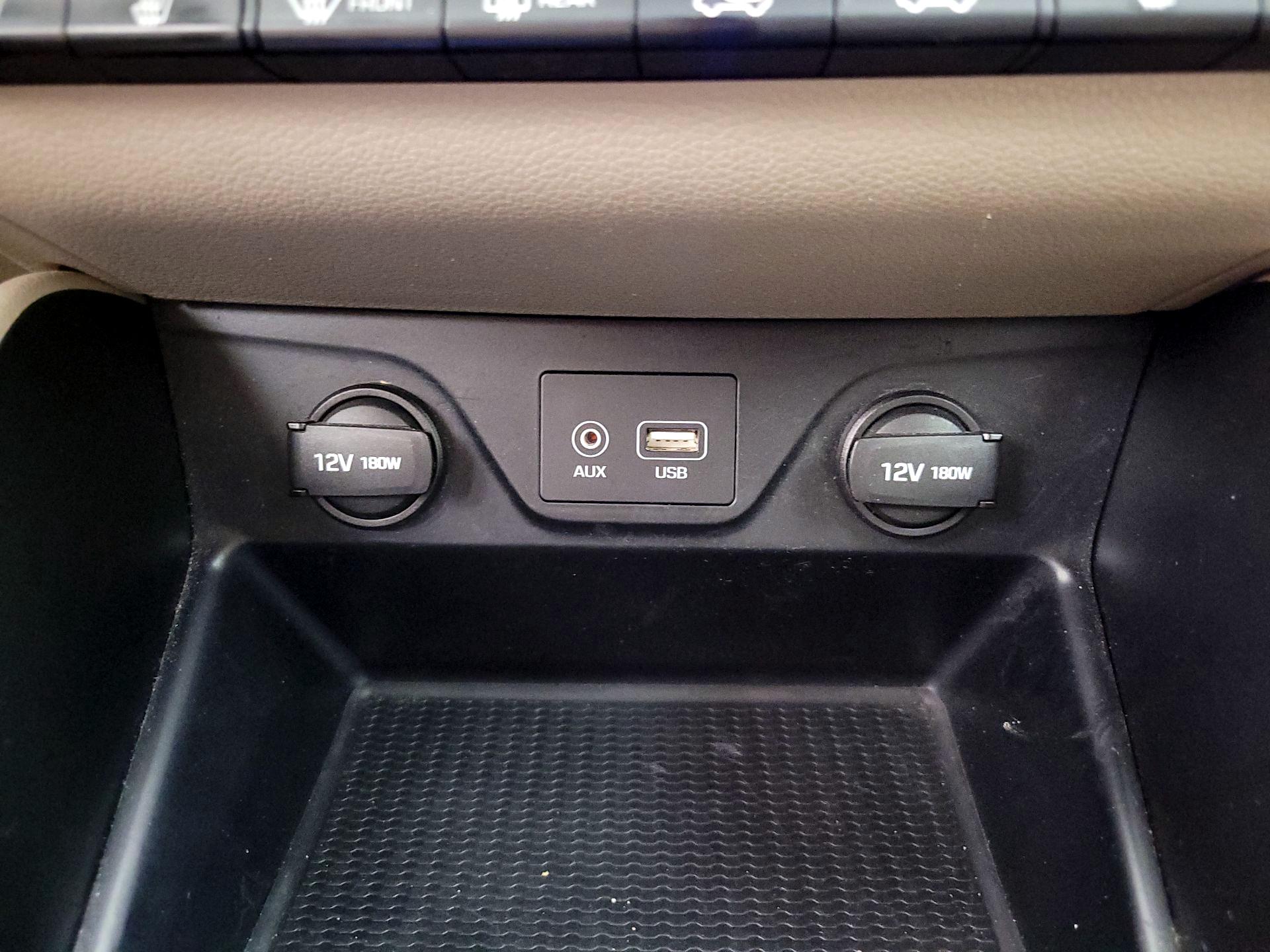 Thumbnail: 2016 Hyundai Tucson - 19