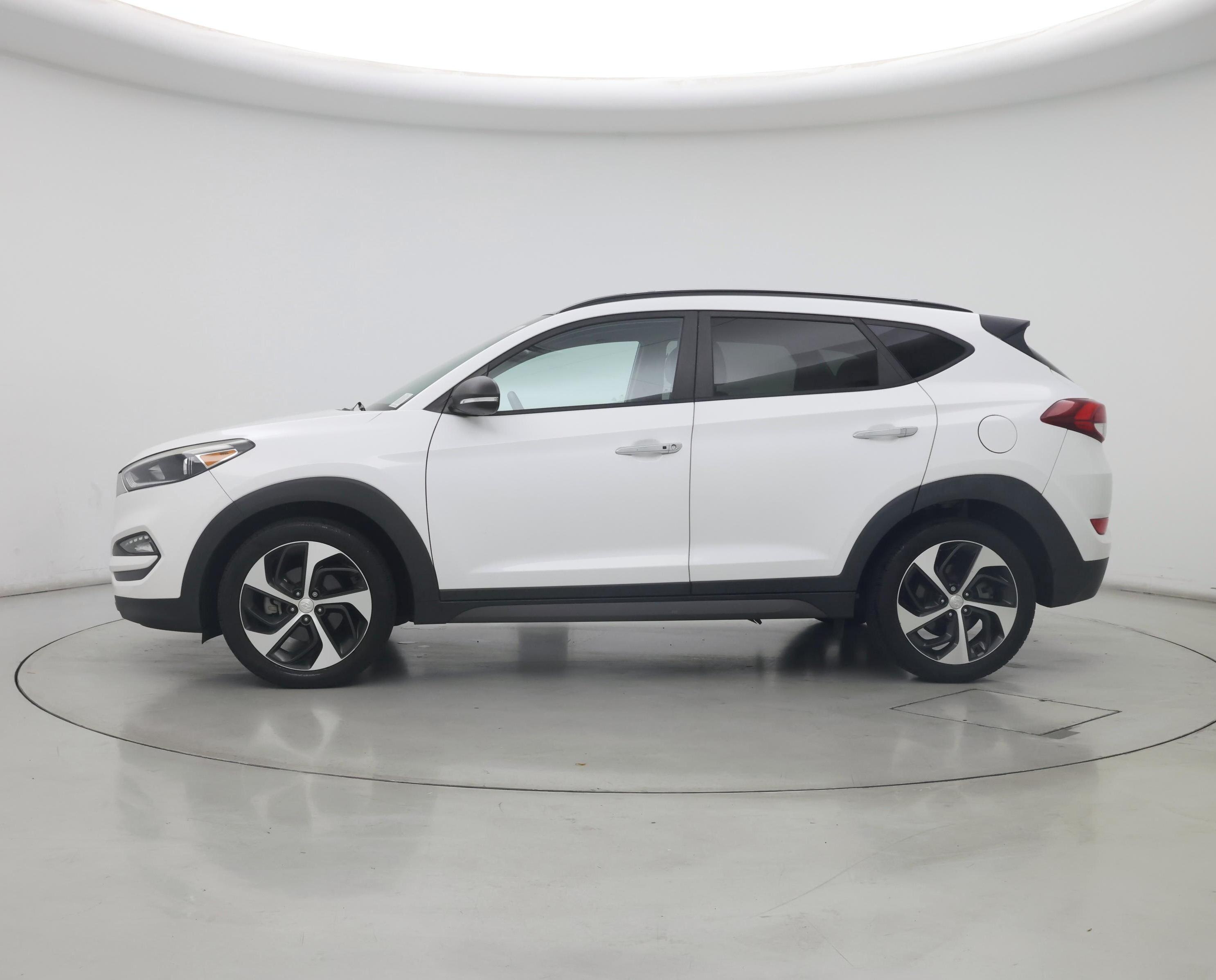 Thumbnail: 2016 Hyundai Tucson - 3