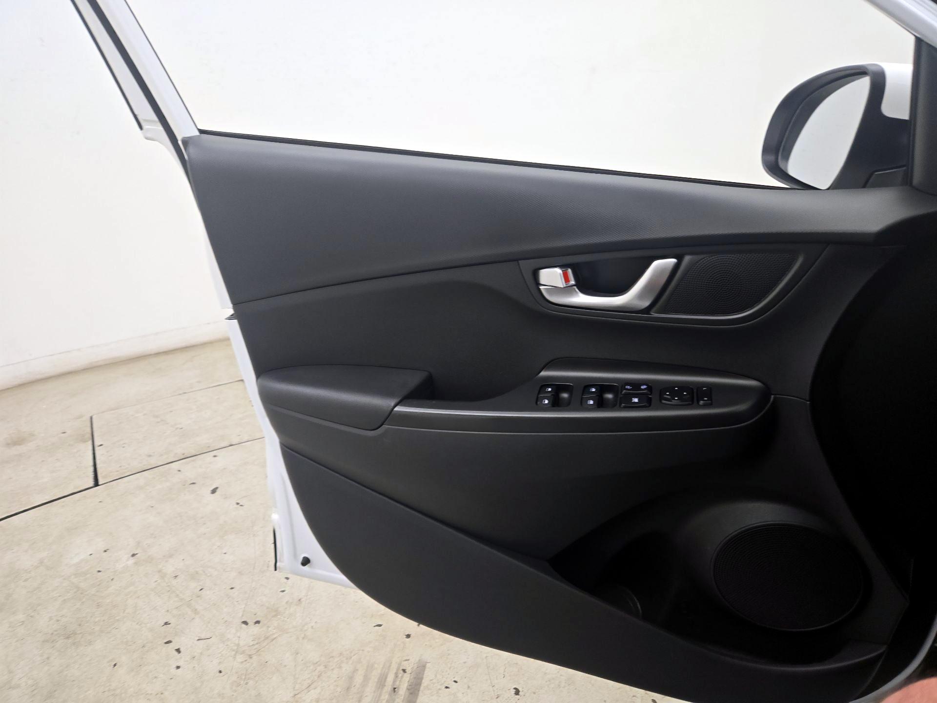 Thumbnail: 2022 Hyundai Kona - 12