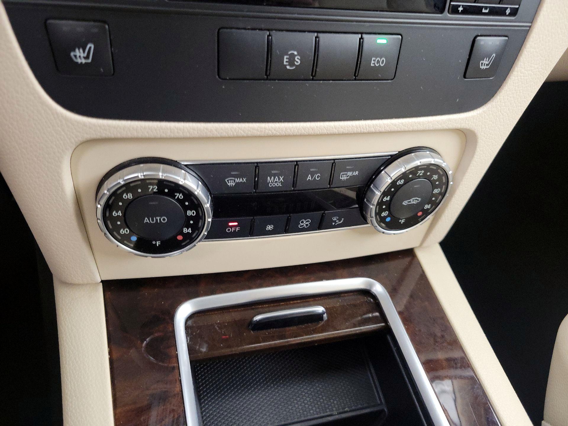 Thumbnail: 2015 Mercedes-Benz GLK - 17