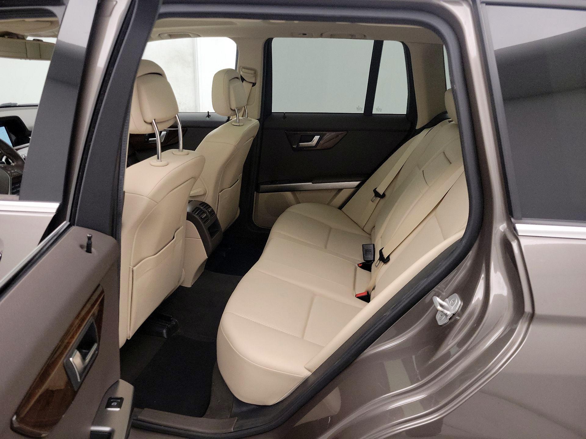 Thumbnail: 2015 Mercedes-Benz GLK - 20