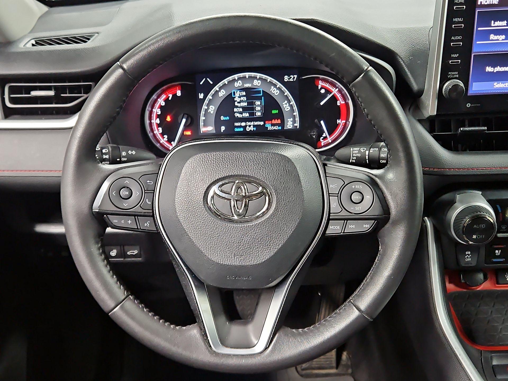 Thumbnail: 2022 Toyota RAV4 - 10